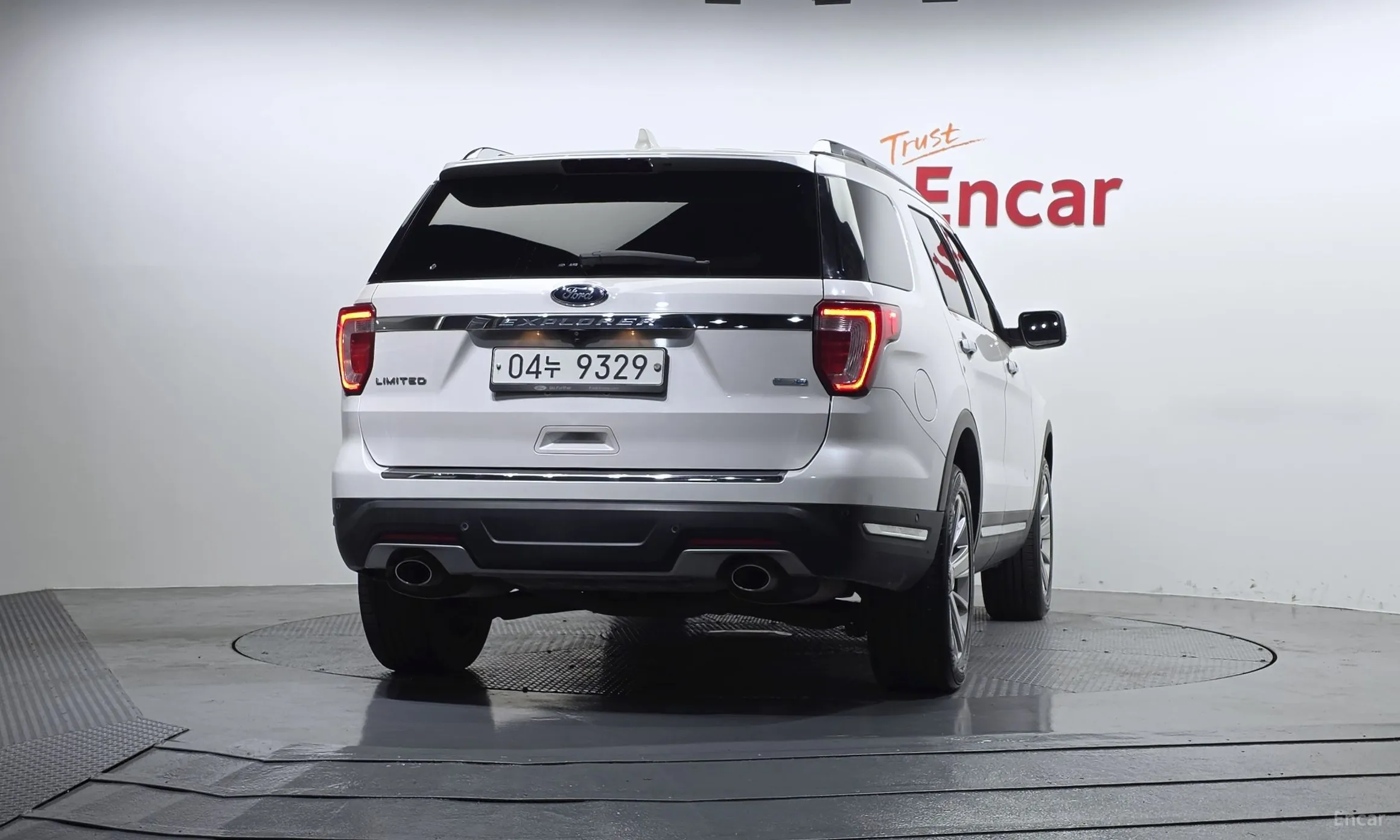 Ford Explorer превью 4