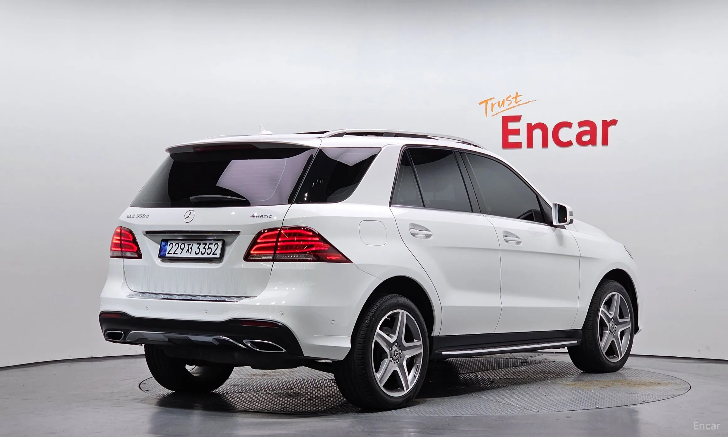 Mercedes Benz GLE-Class W166
