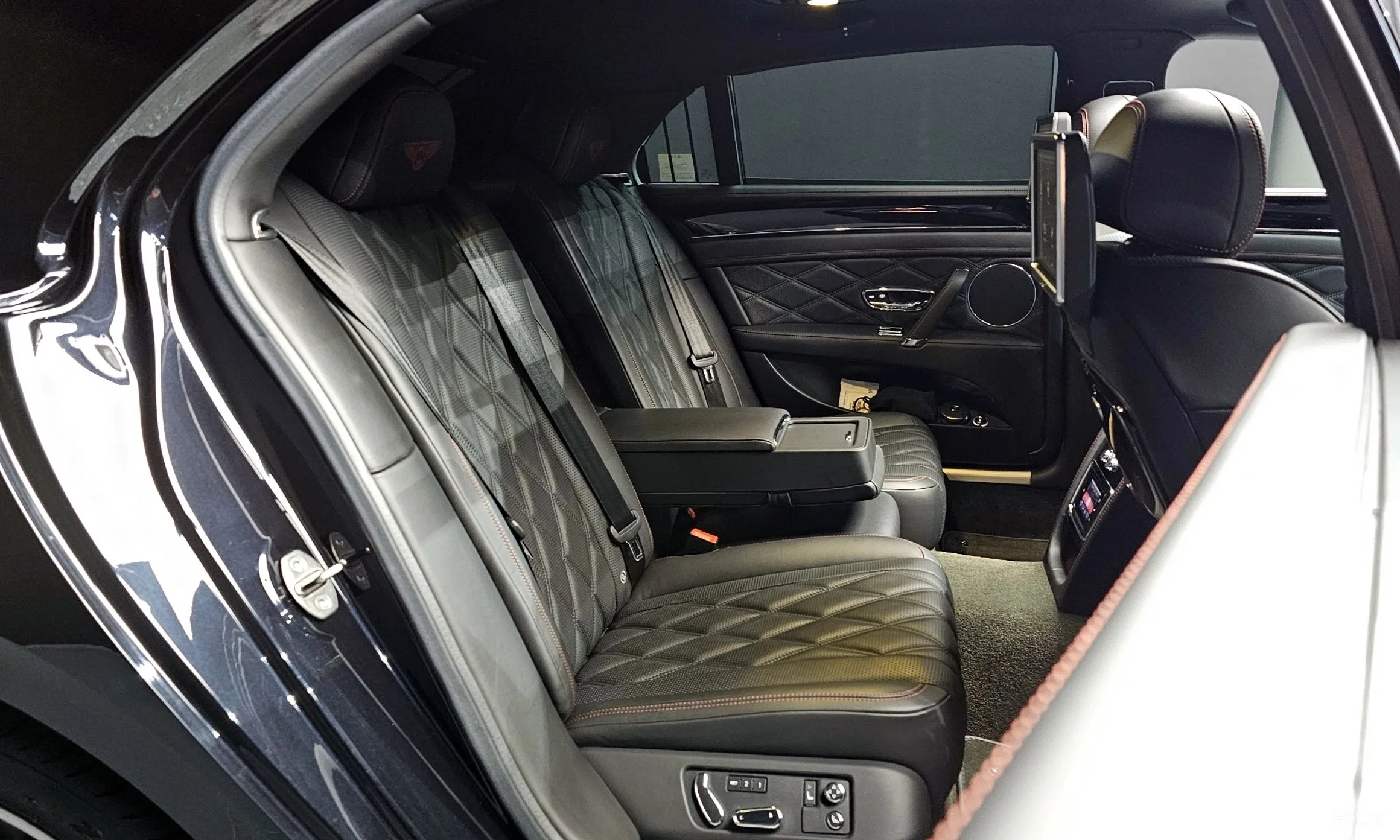Bentley Flying Spur 2nd Generation превью 11