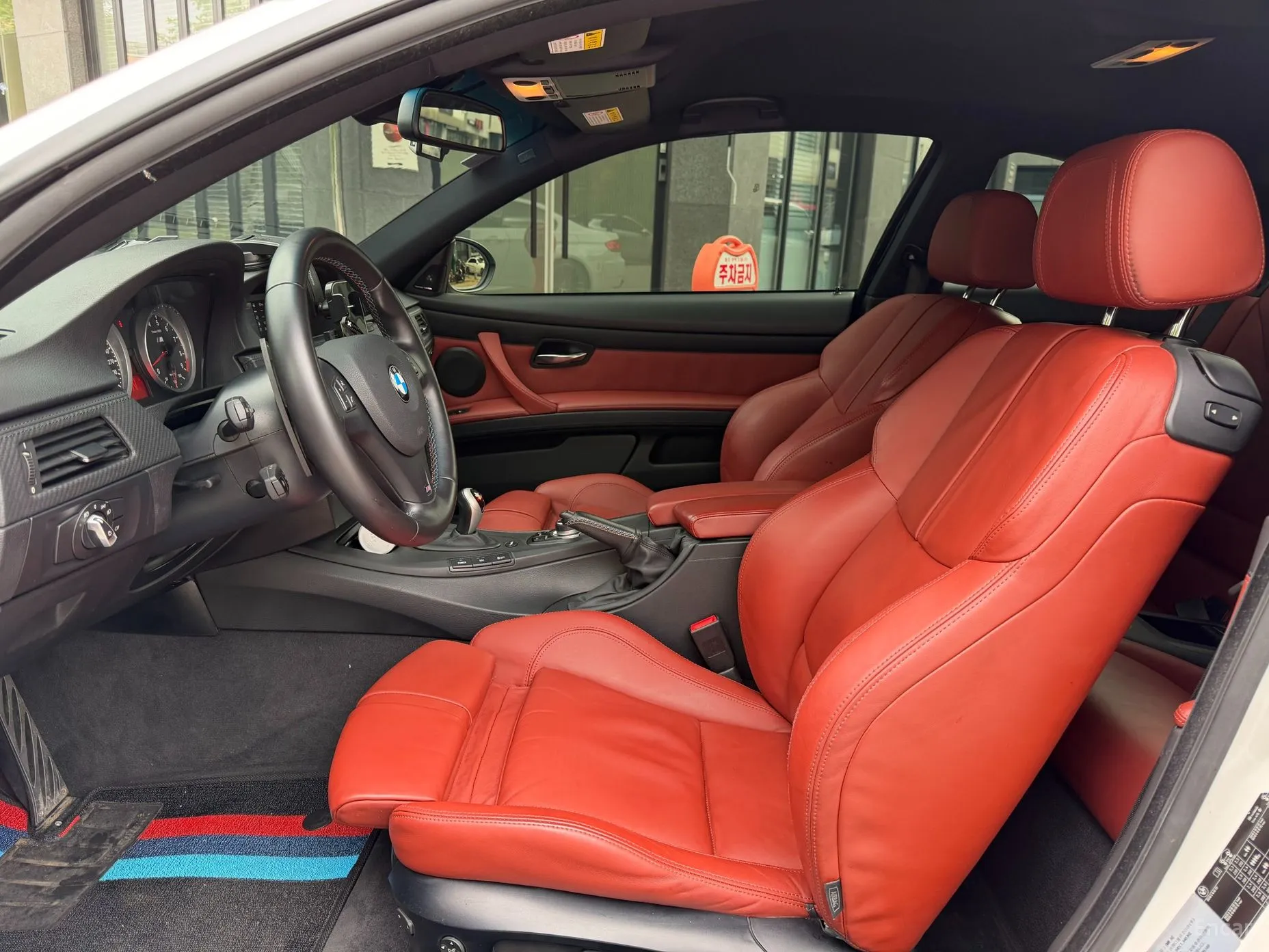 BMW M3 (E90) превью 10