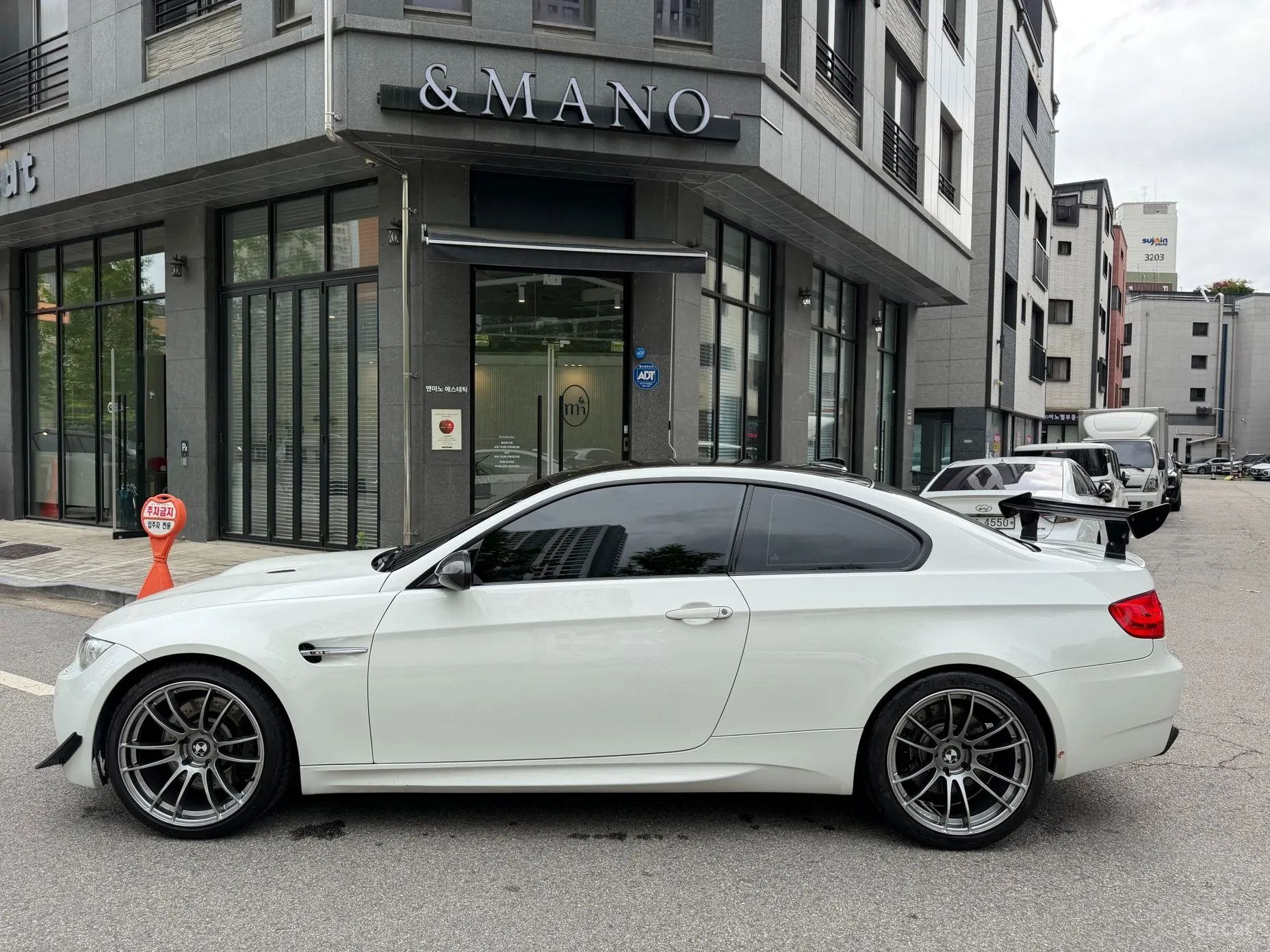 BMW M3 (E90) превью 6