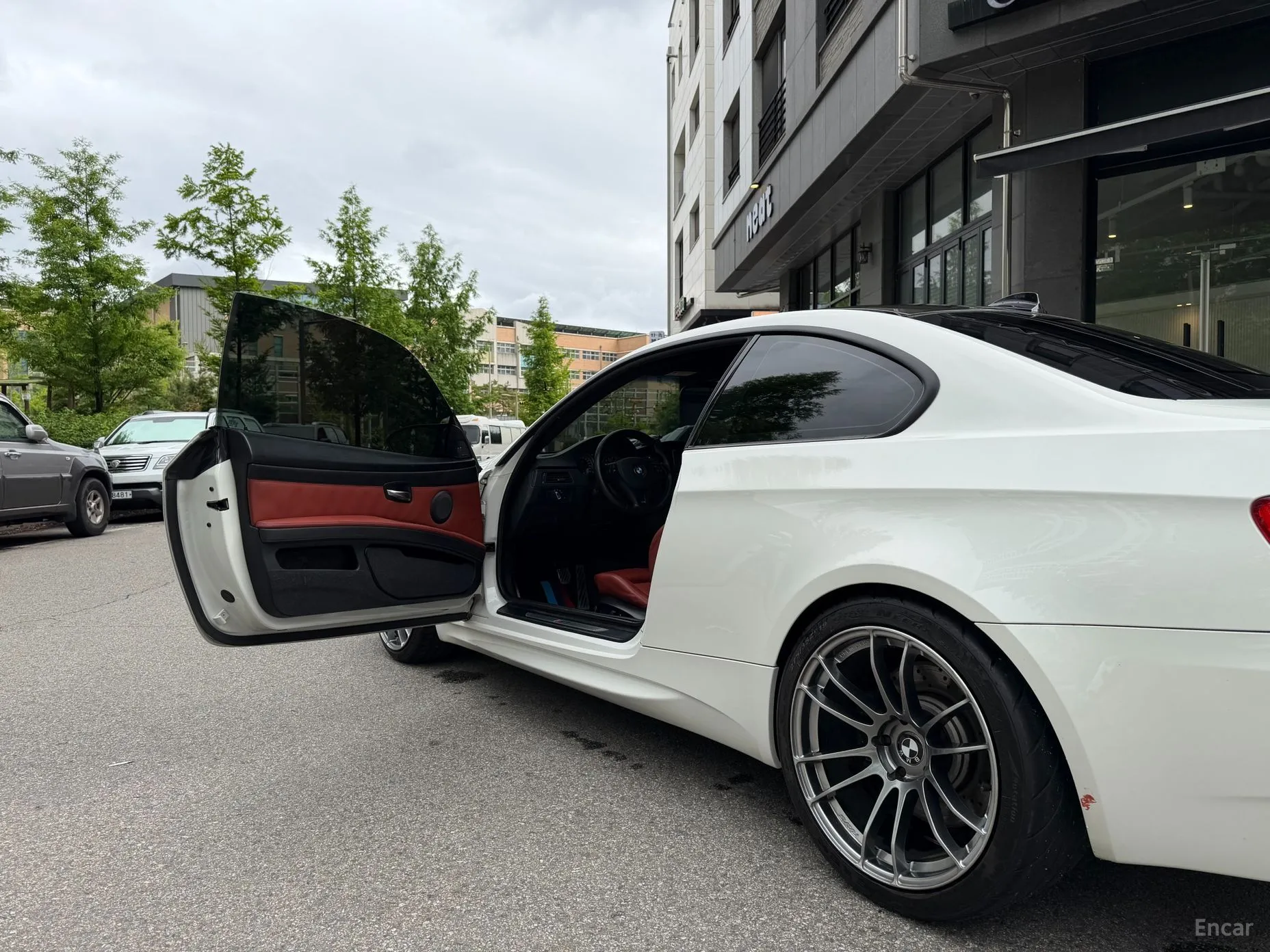 BMW M3 (E90) превью 7