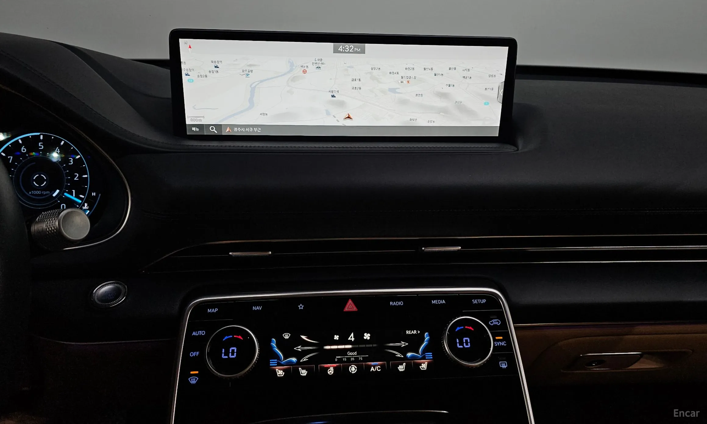 Genesis GV80 превью 14