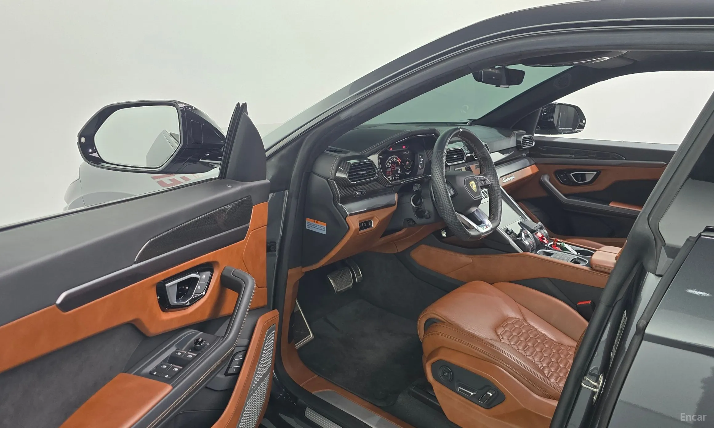 Lamborghini Urus превью 10