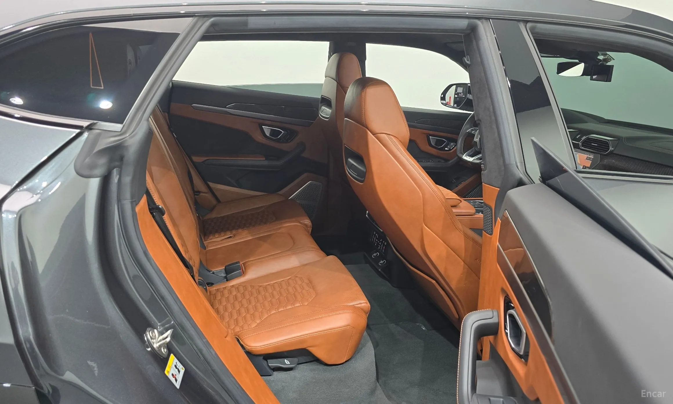 Lamborghini Urus превью 11