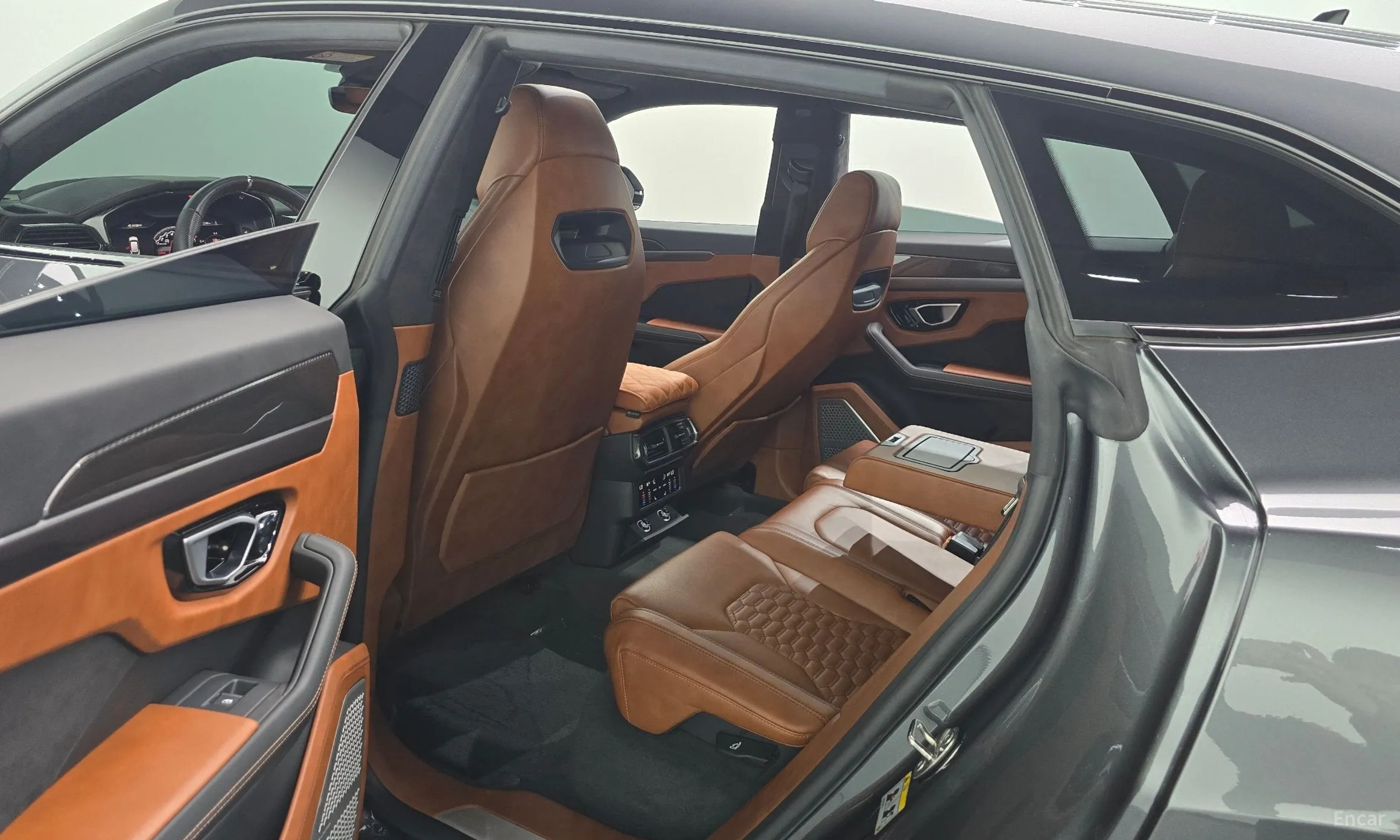 Lamborghini Urus превью 12