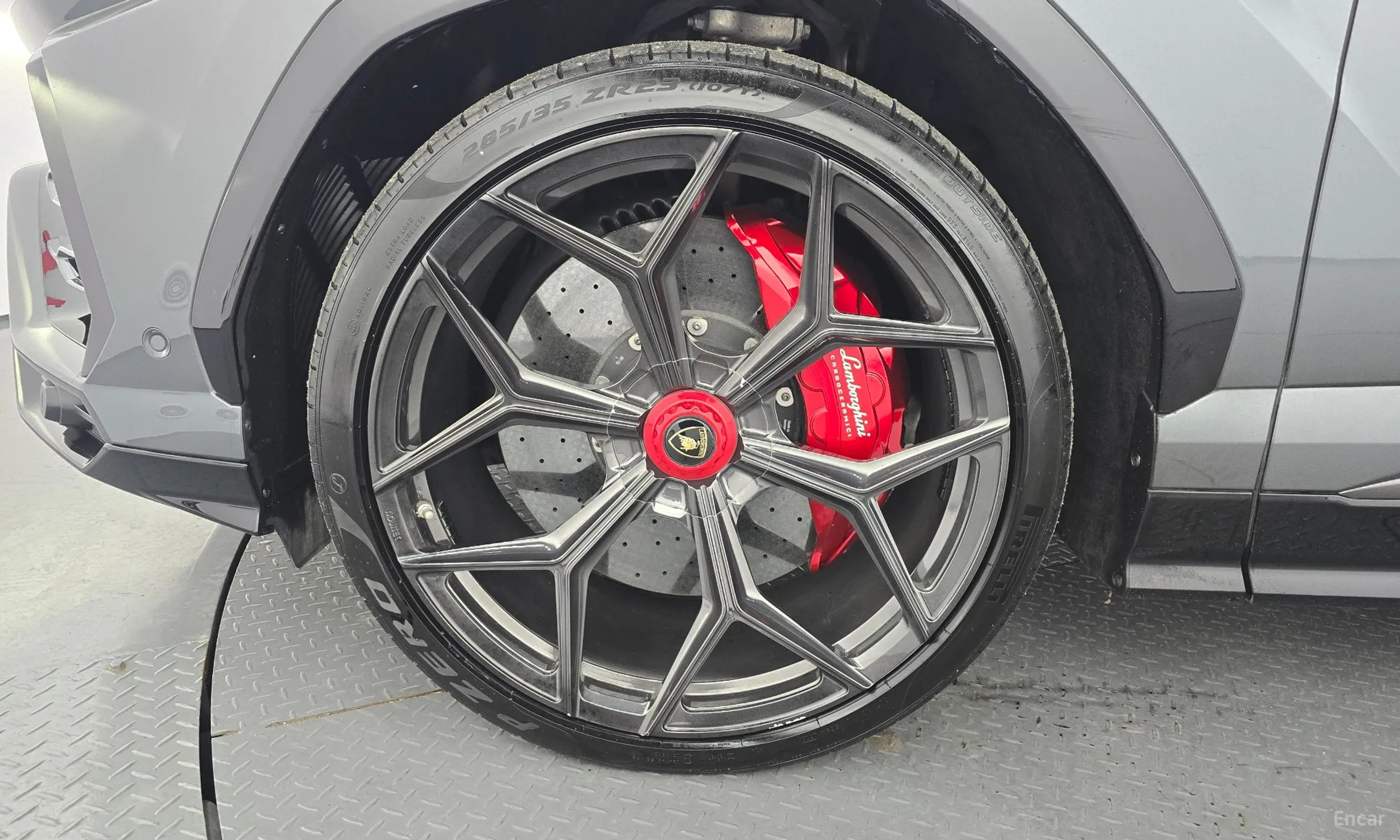 Lamborghini Urus превью 5