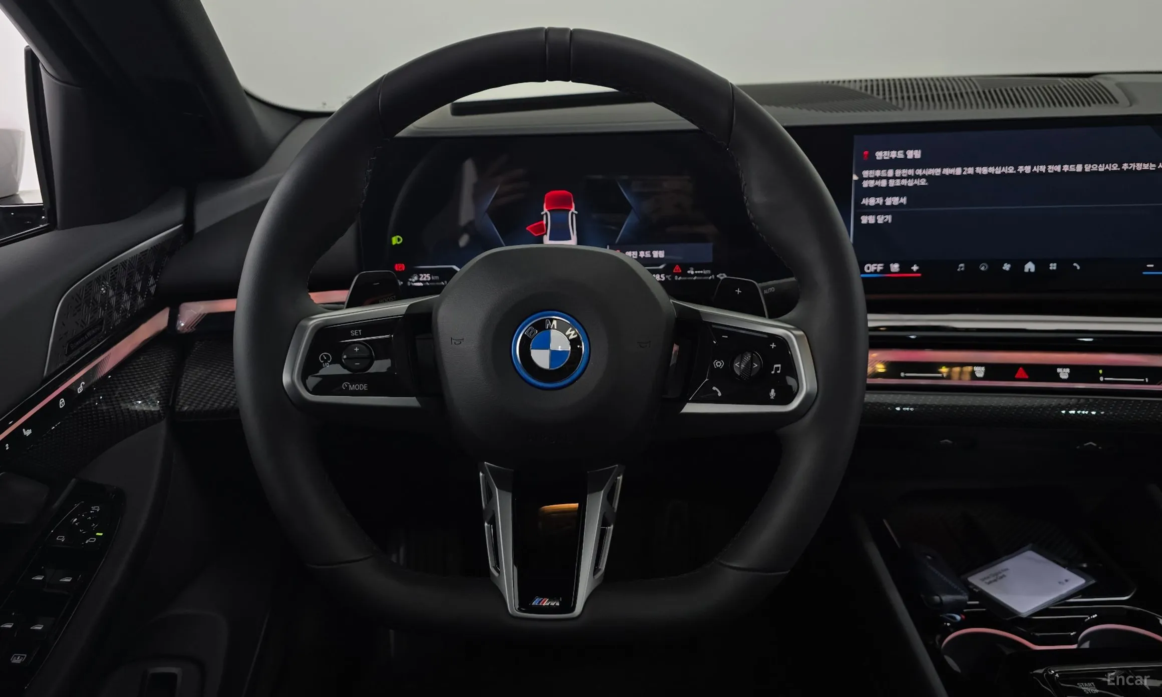 BMW 5 Series (G60) превью 14