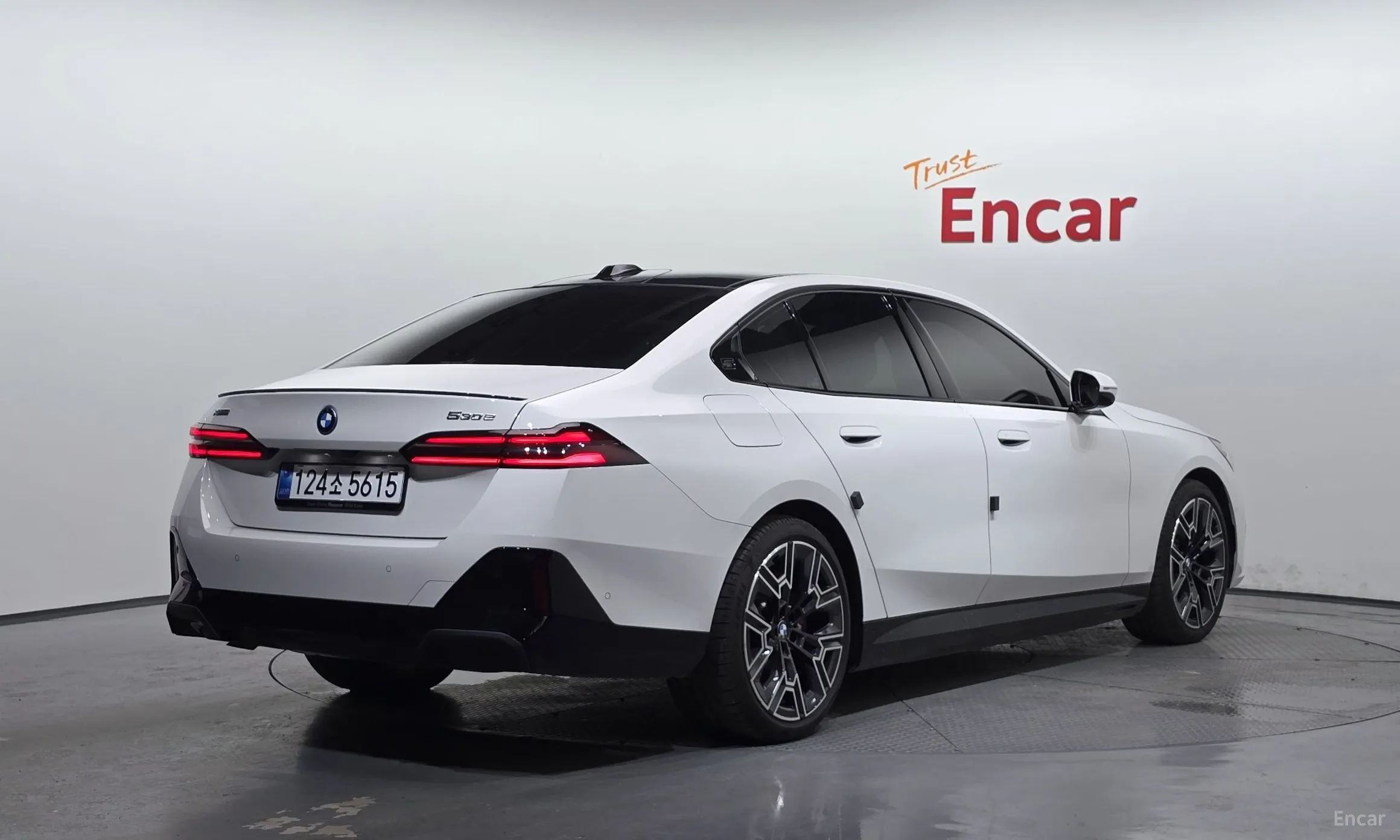 BMW 5 Series (G60)