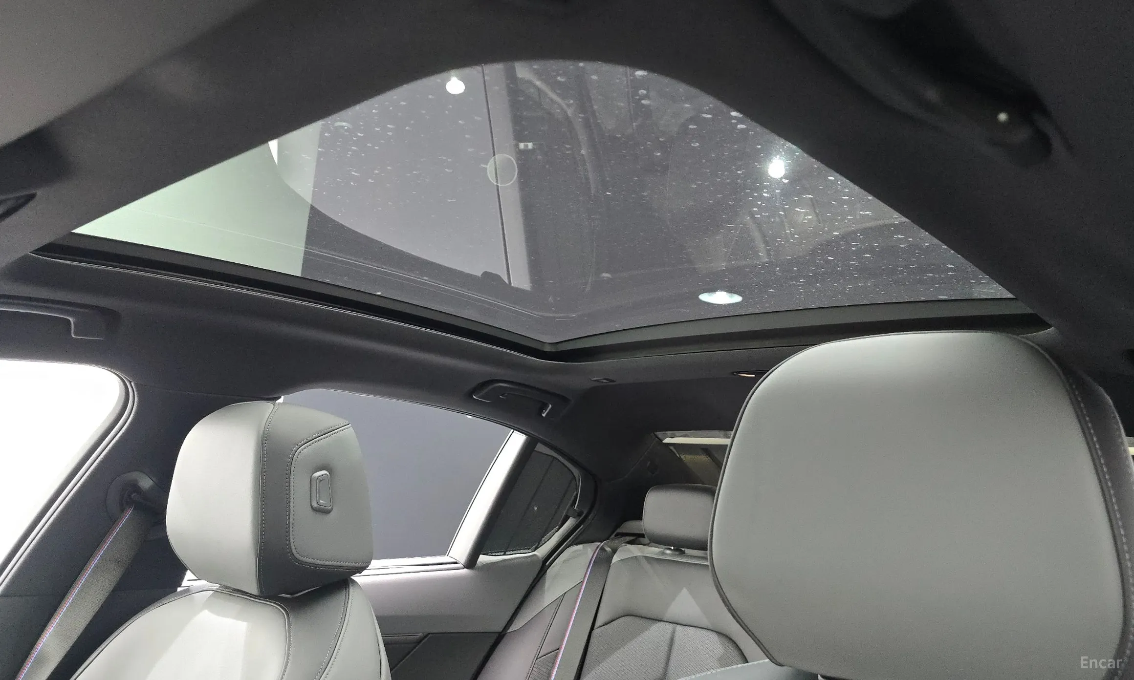 BMW 5 Series (G60) превью 16