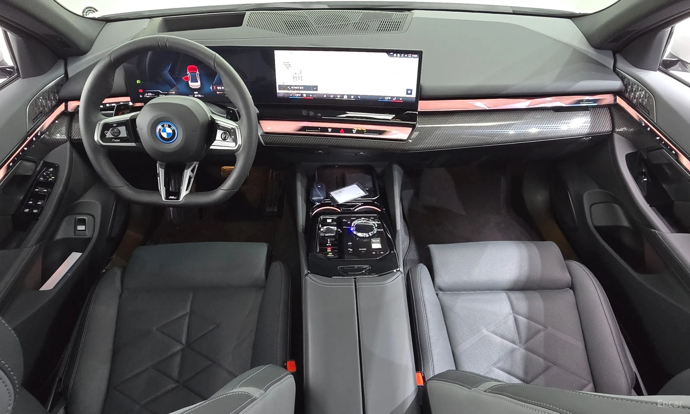 BMW 5 Series (G60) превью 7