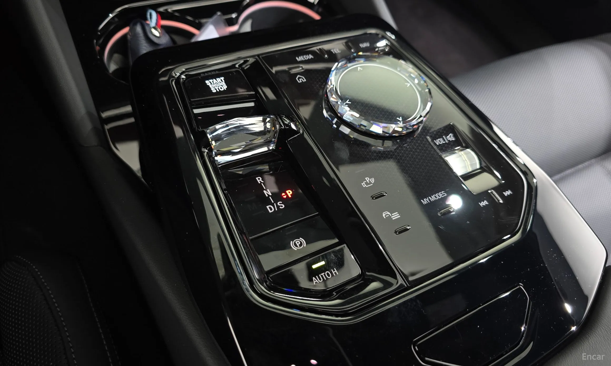 BMW 5 Series (G60) превью 9