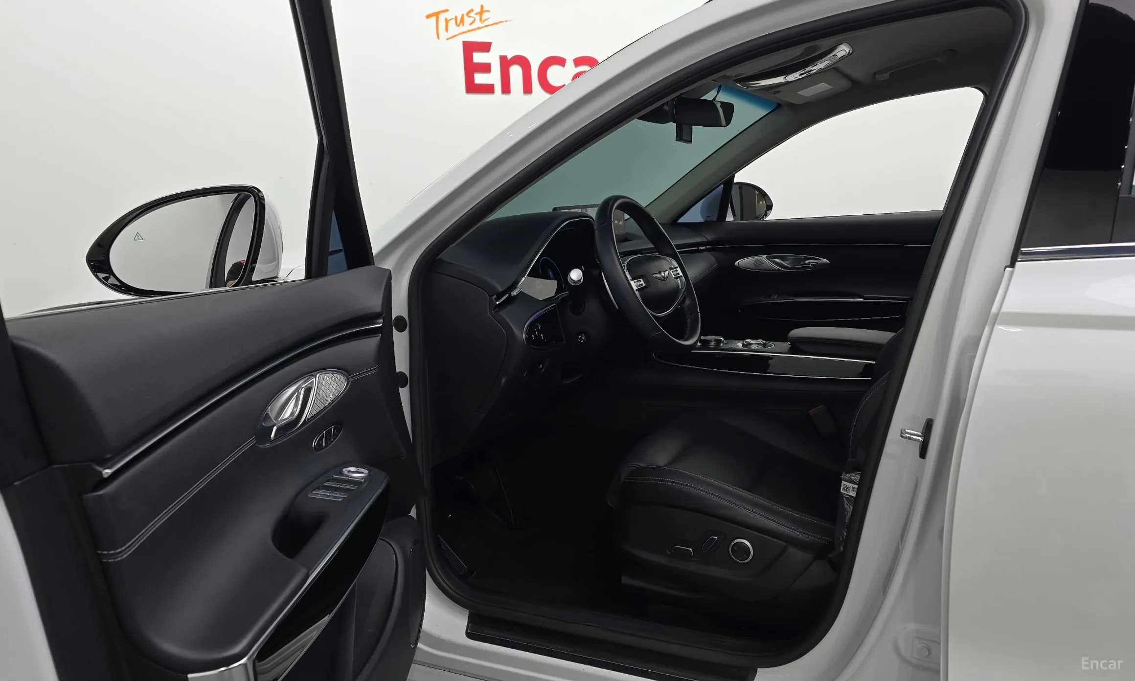 Genesis GV70 превью 10