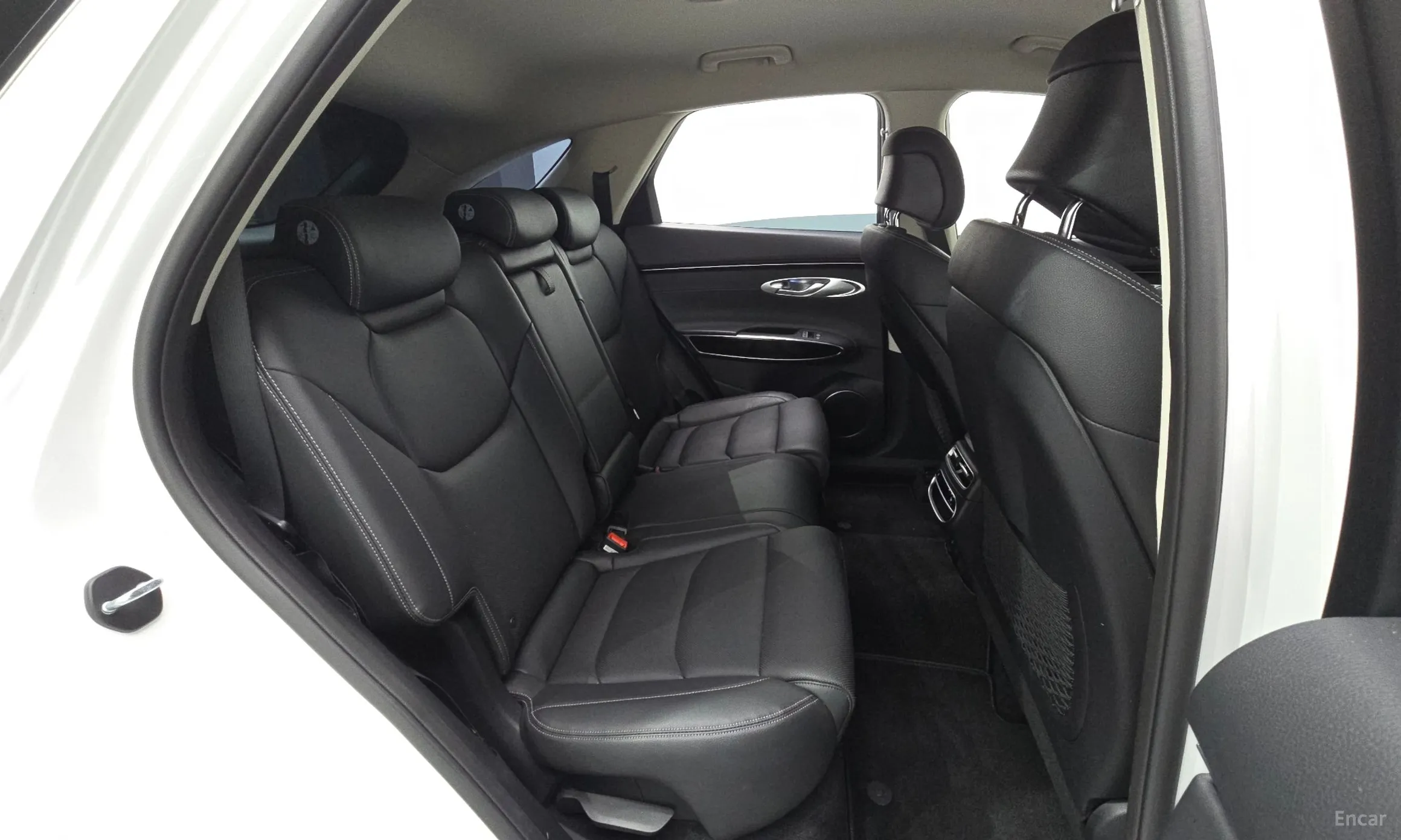 Genesis GV70 превью 12