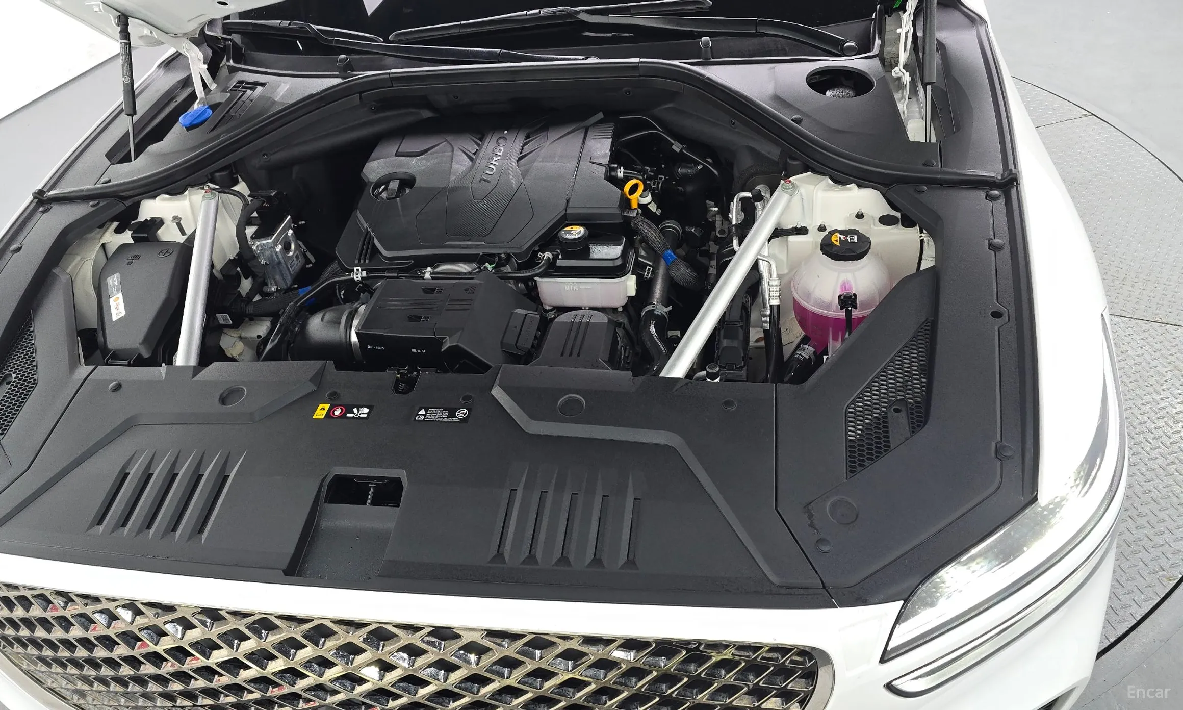 Genesis GV70 превью 6