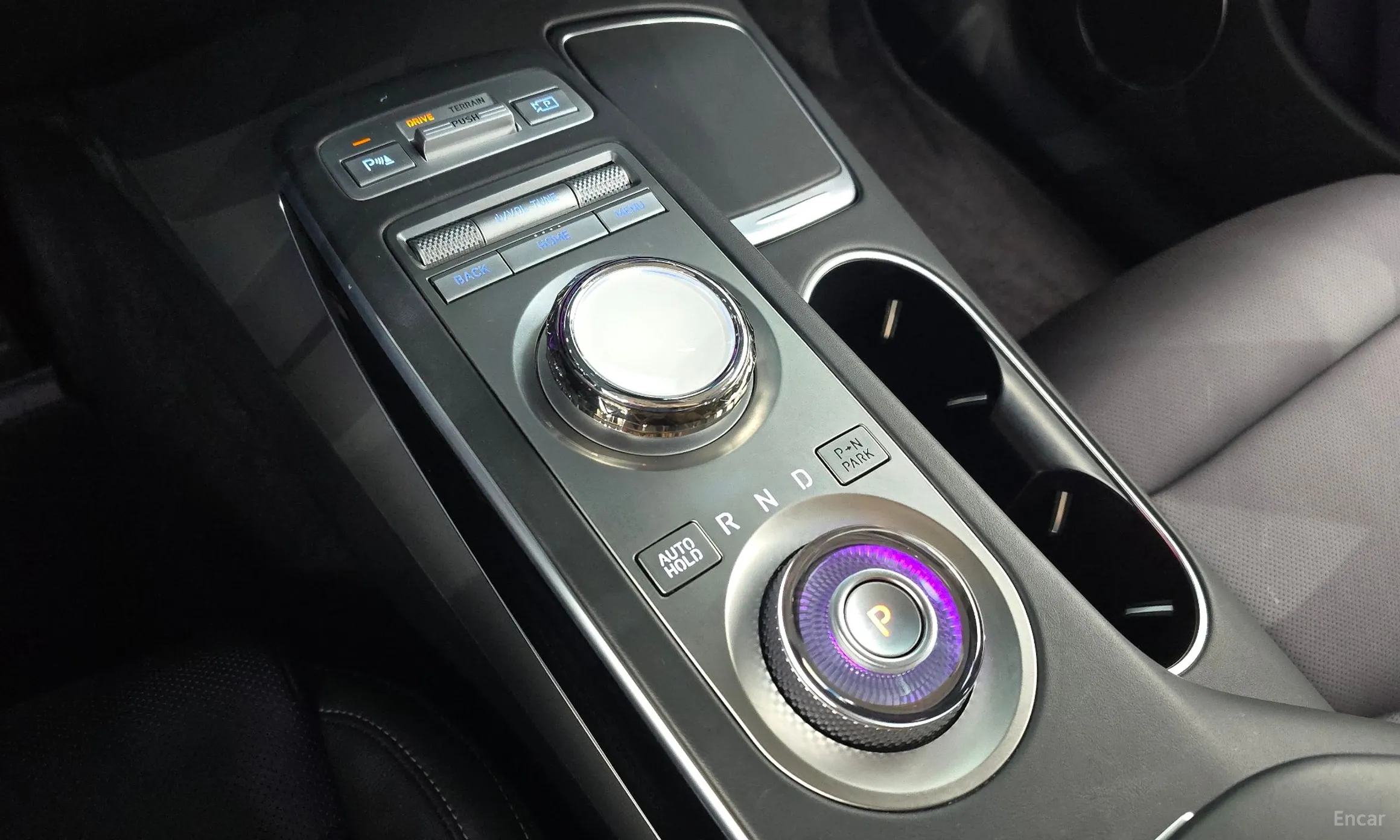 Genesis GV70 превью 9