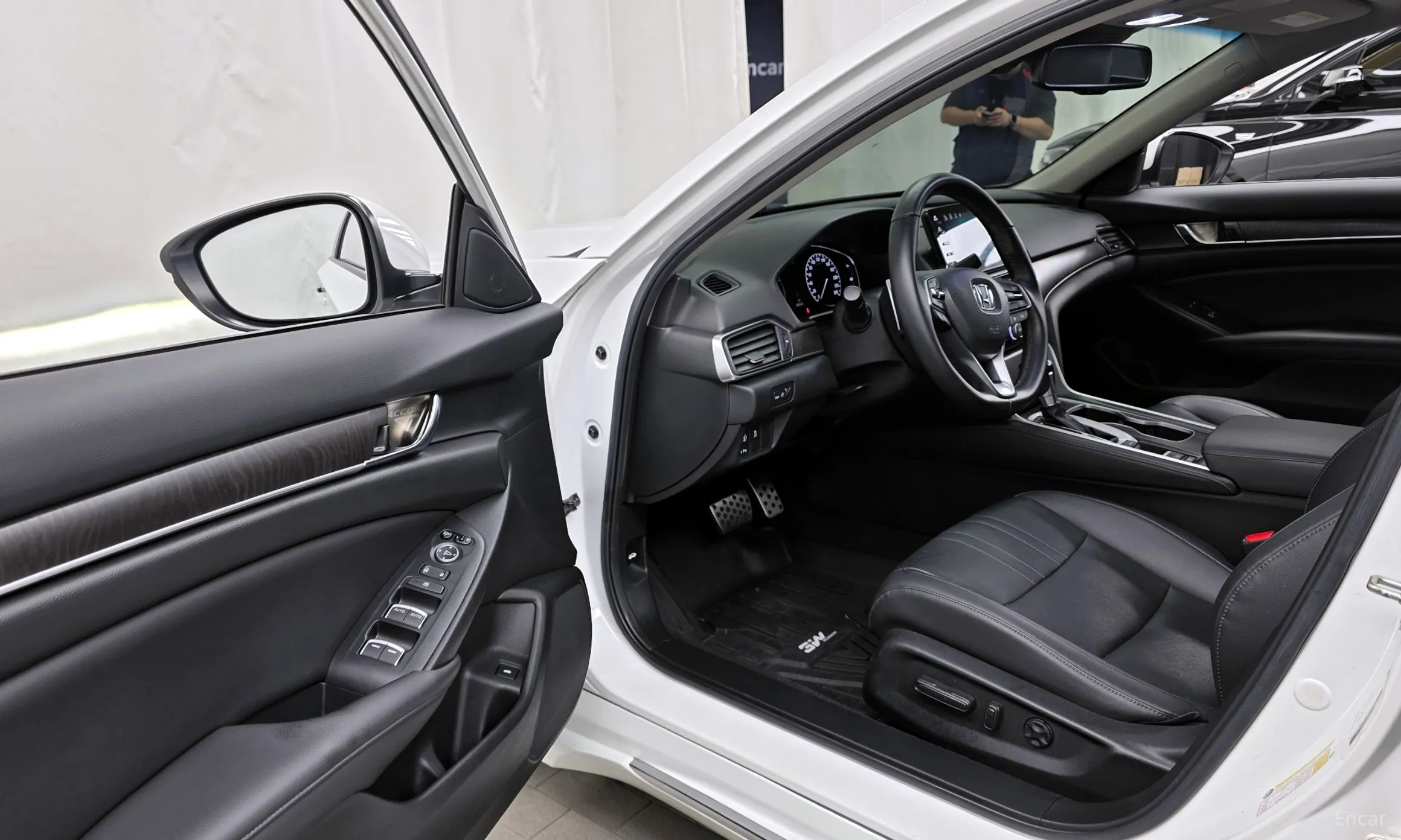 Honda Accord 10th Generation превью 10