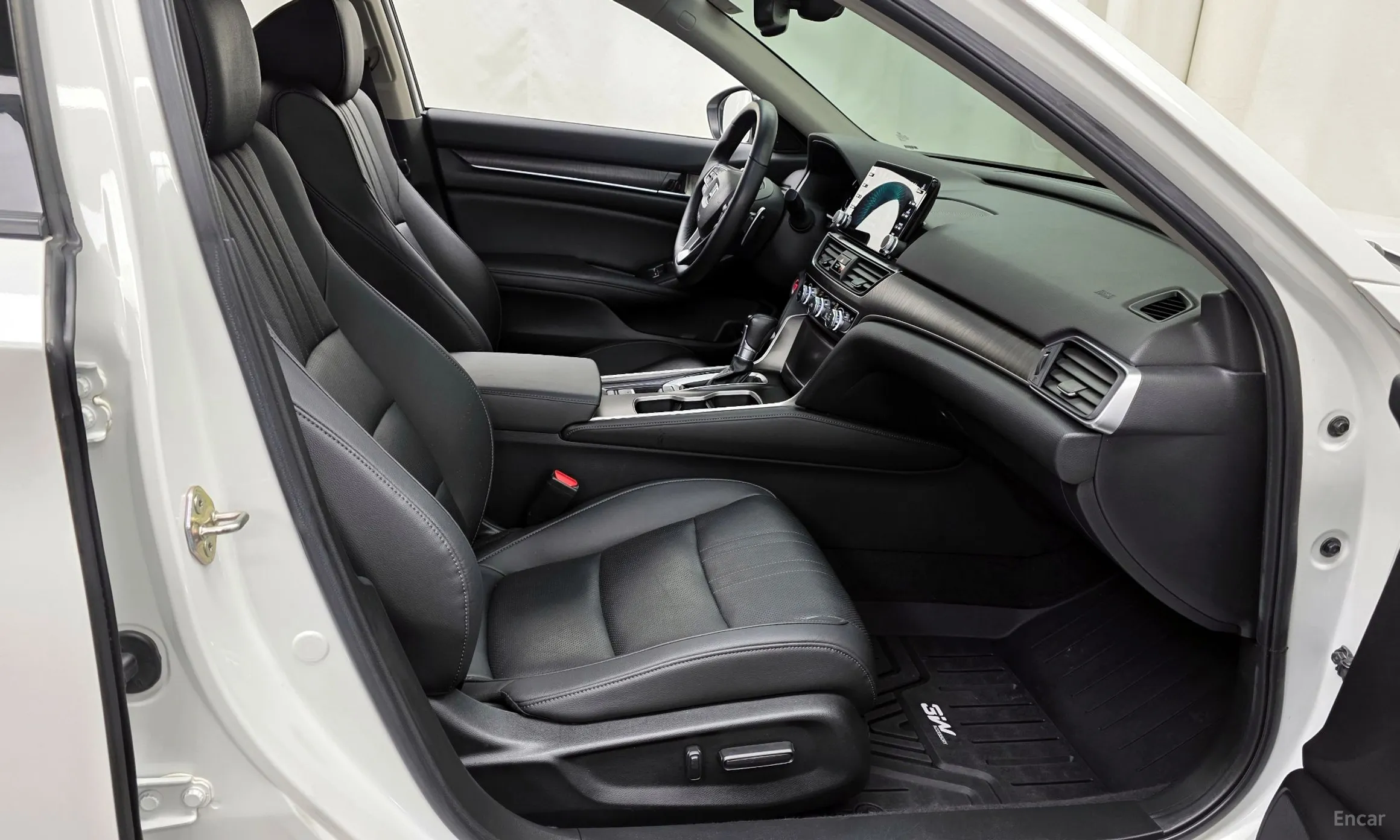 Honda Accord 10th Generation превью 11