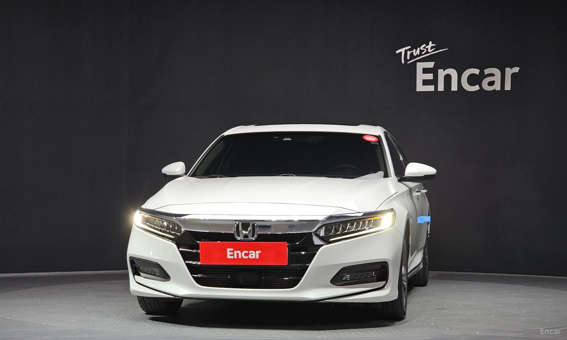 Honda Accord 10th Generation превью 3