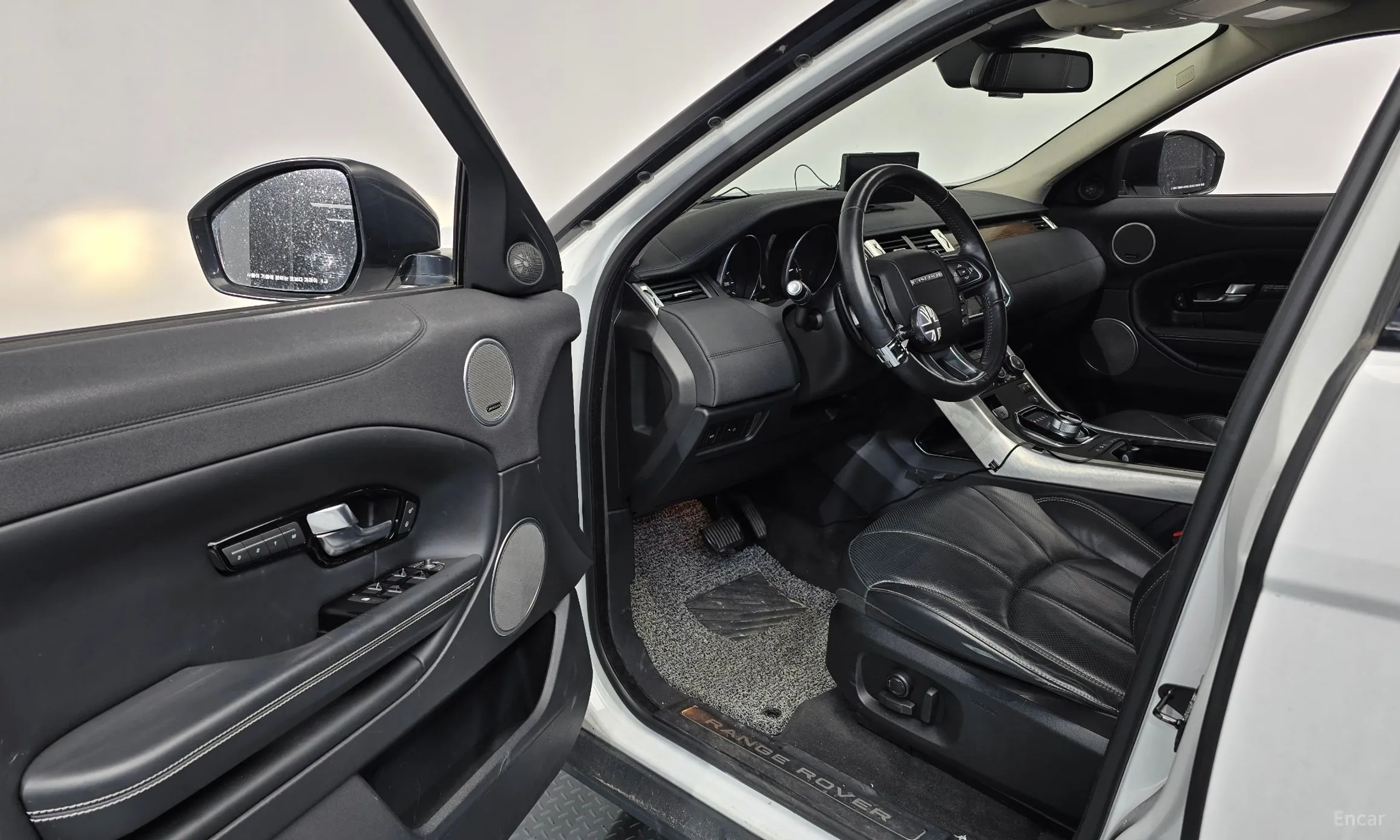 Land Rover Range Rover Evoque превью 10