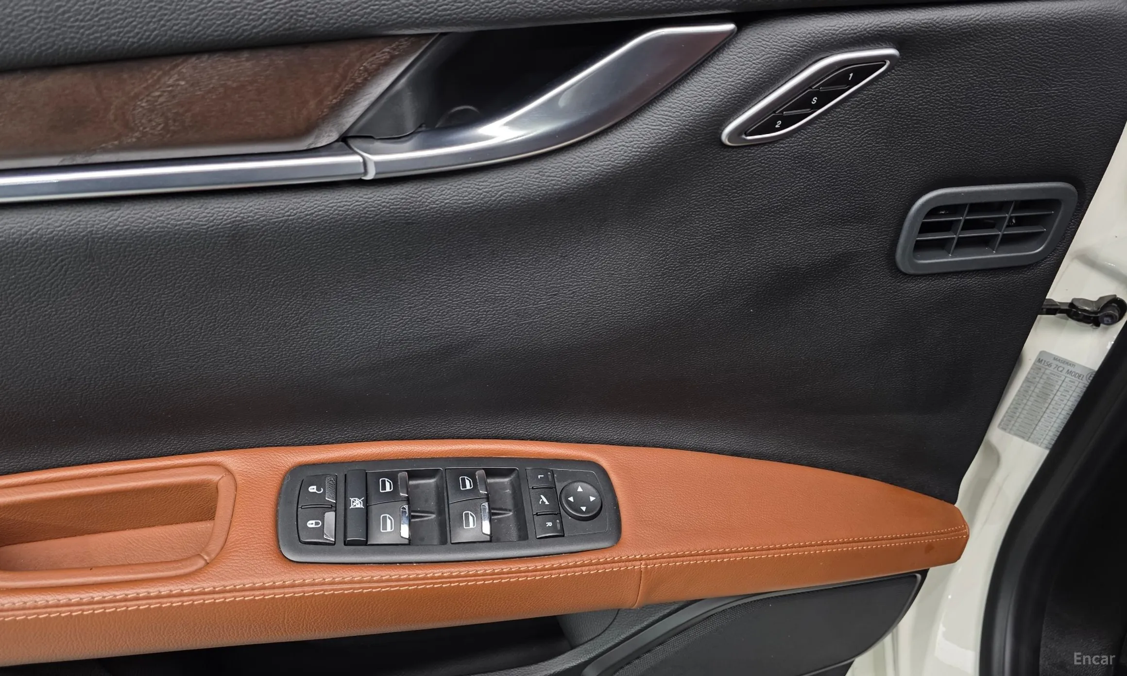 Maserati Ghibli превью 20