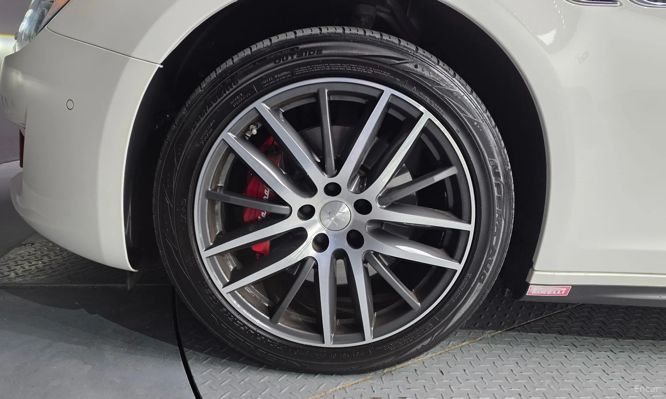 Maserati Ghibli превью 5