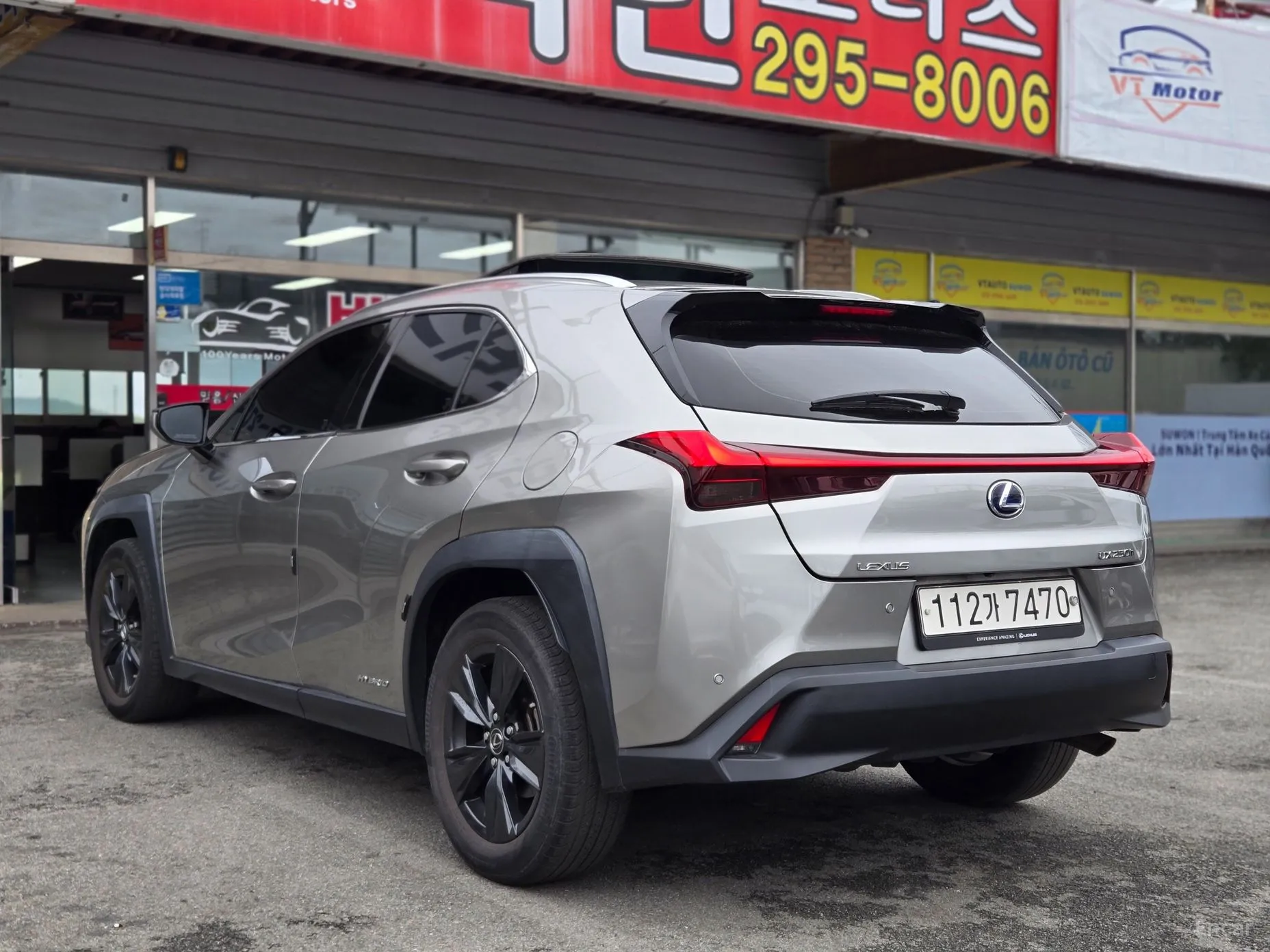 Lexus UX250h превью 3