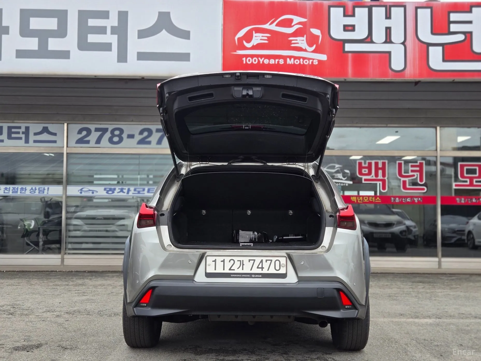 Lexus UX250h превью 4