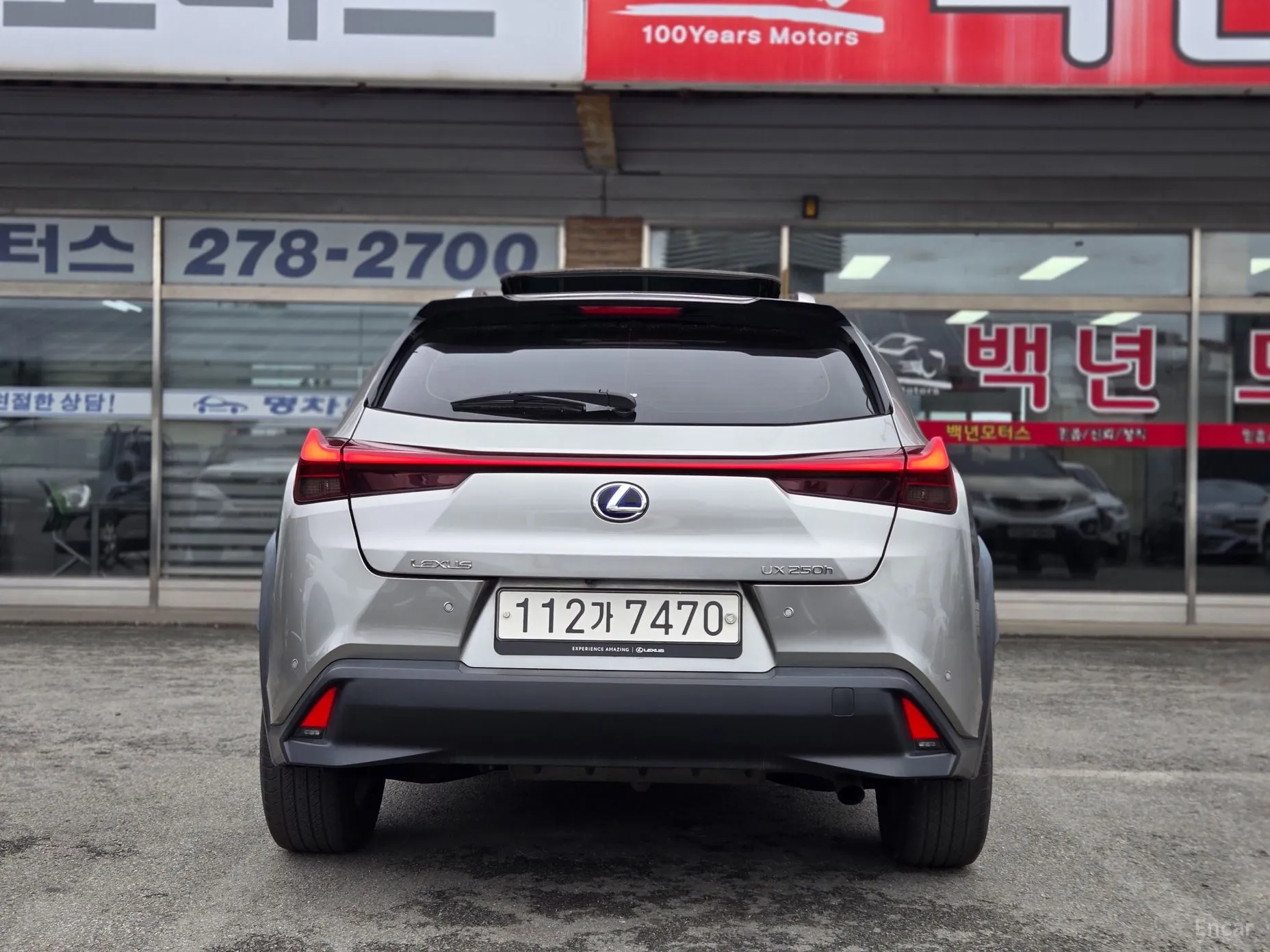 Lexus UX250h превью 5