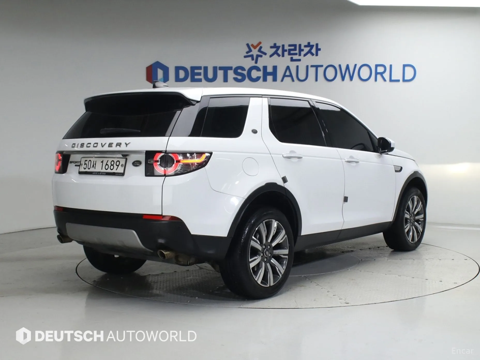 Land Rover Discovery Sports превью 2