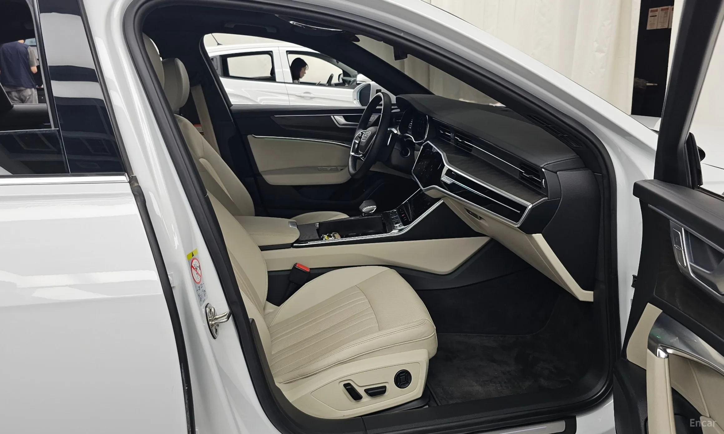 Audi A6 (C8) превью 11