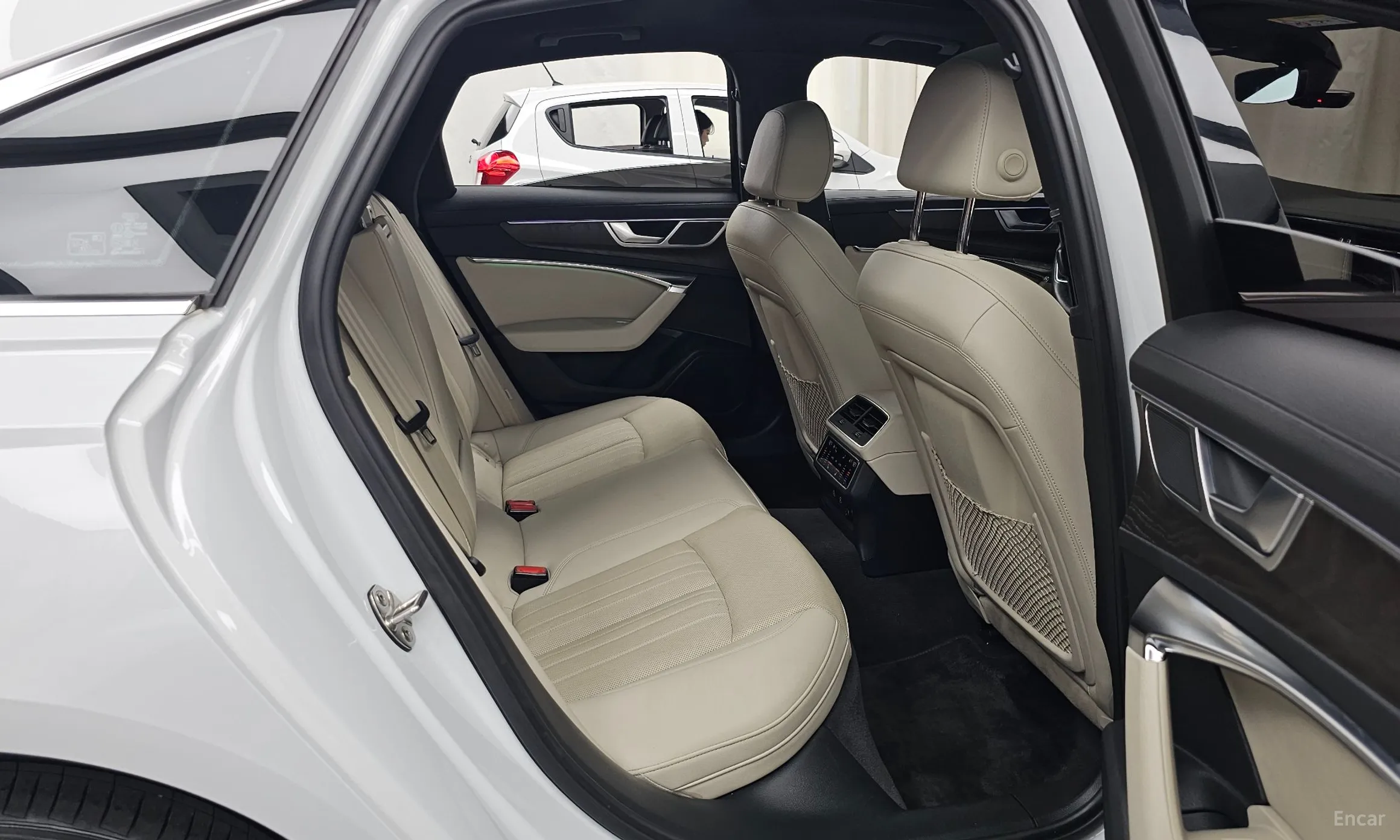 Audi A6 (C8) превью 12