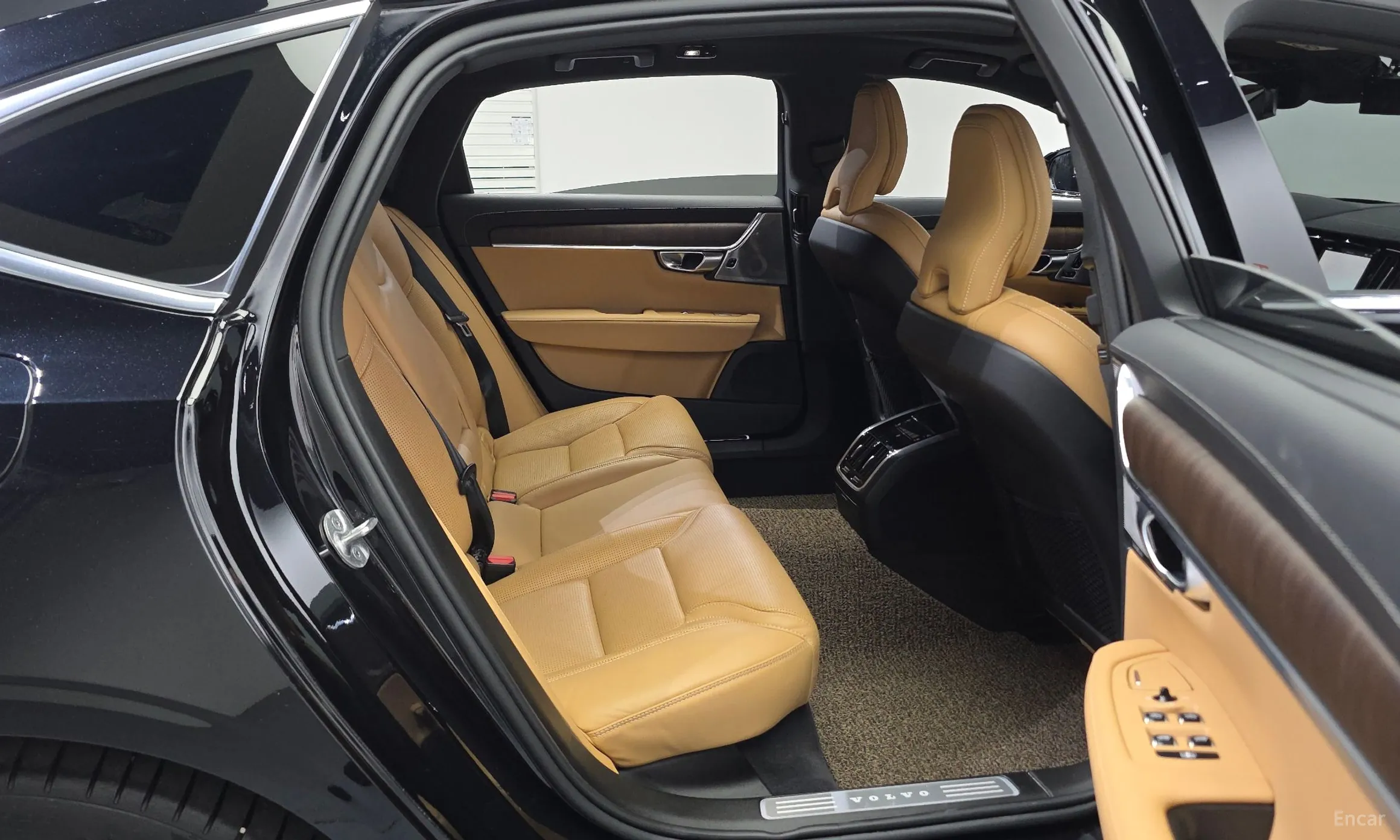 Volvo S90 превью 11