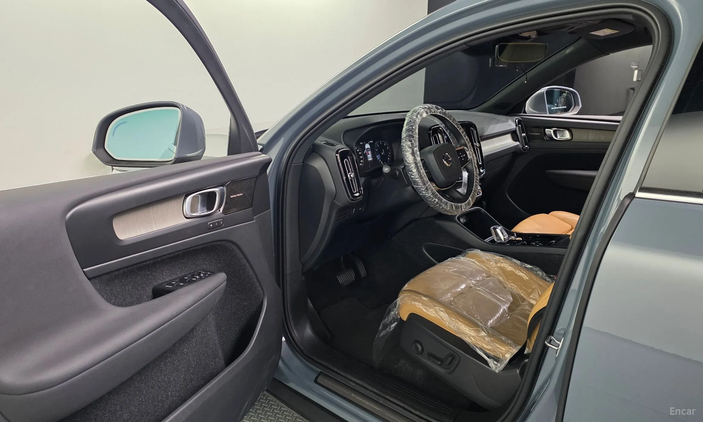Volvo XC40 превью 10