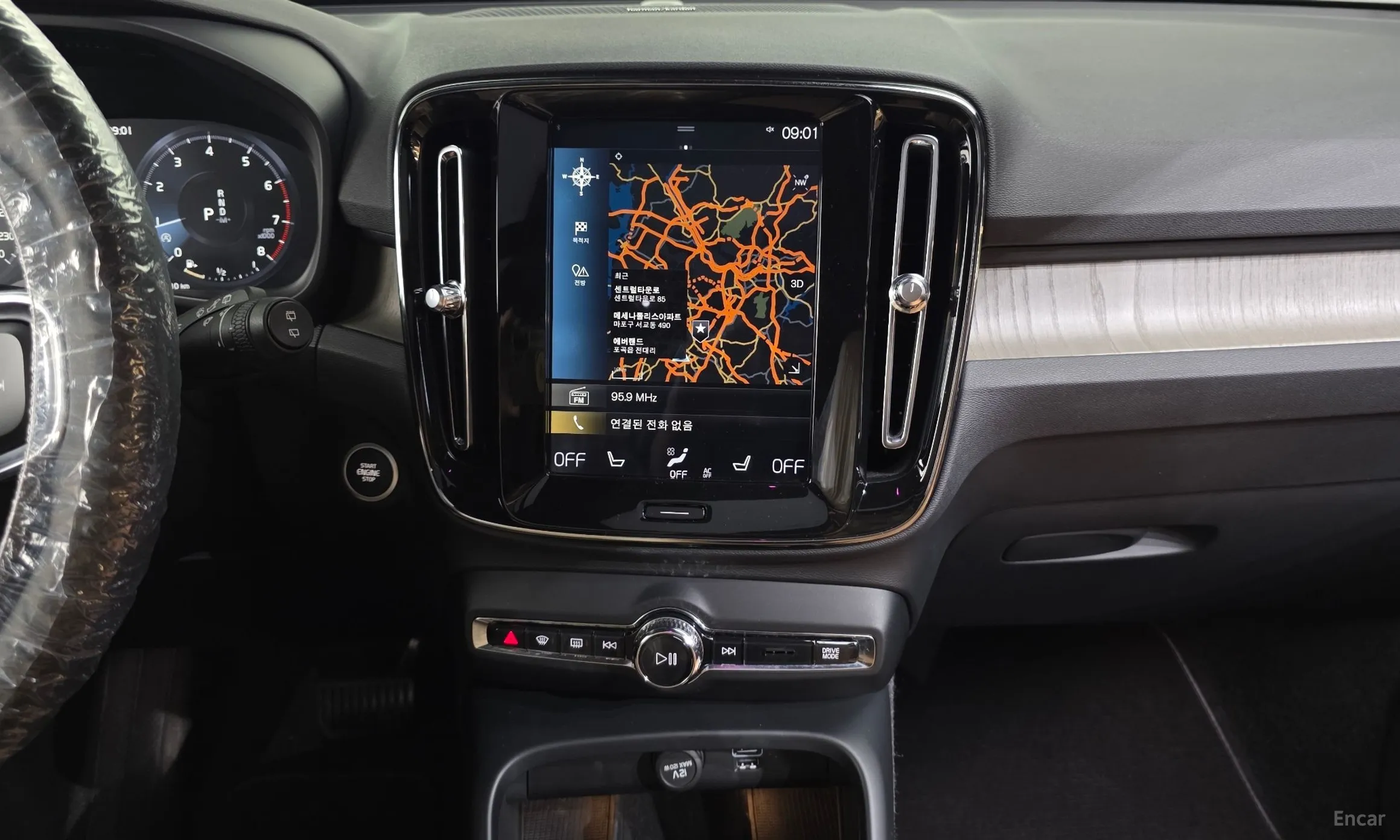 Volvo XC40 превью 14