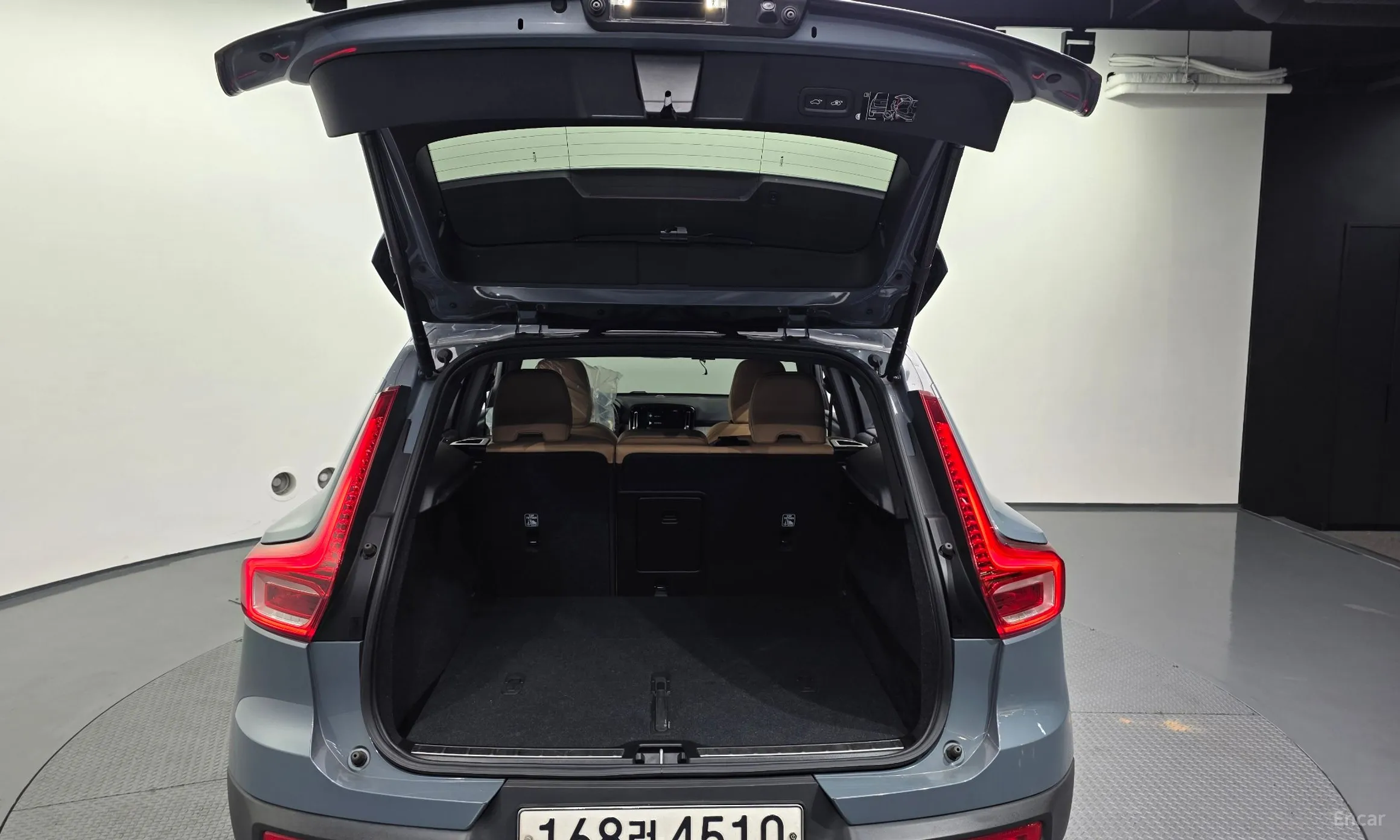 Volvo XC40 превью 20