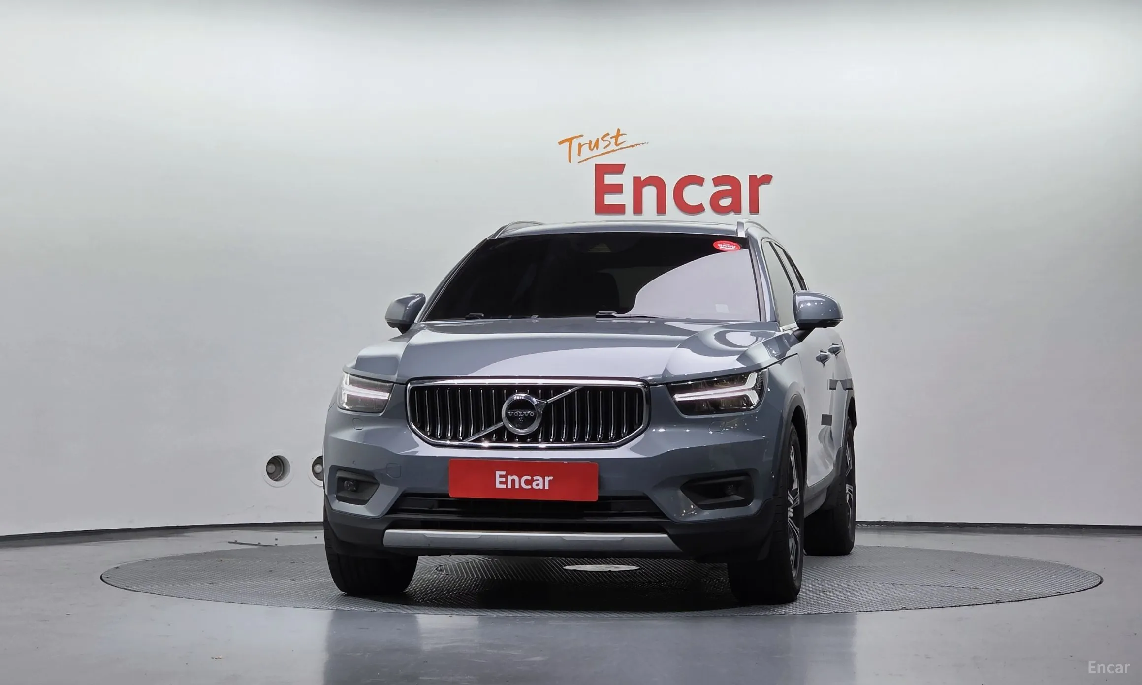 Volvo XC40 превью 3