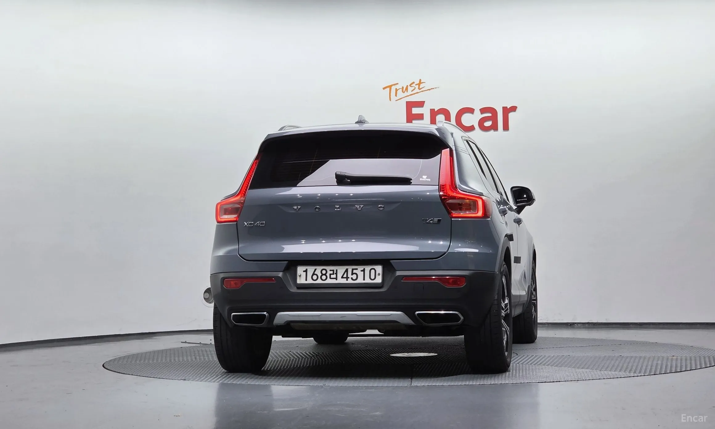 Volvo XC40 превью 4