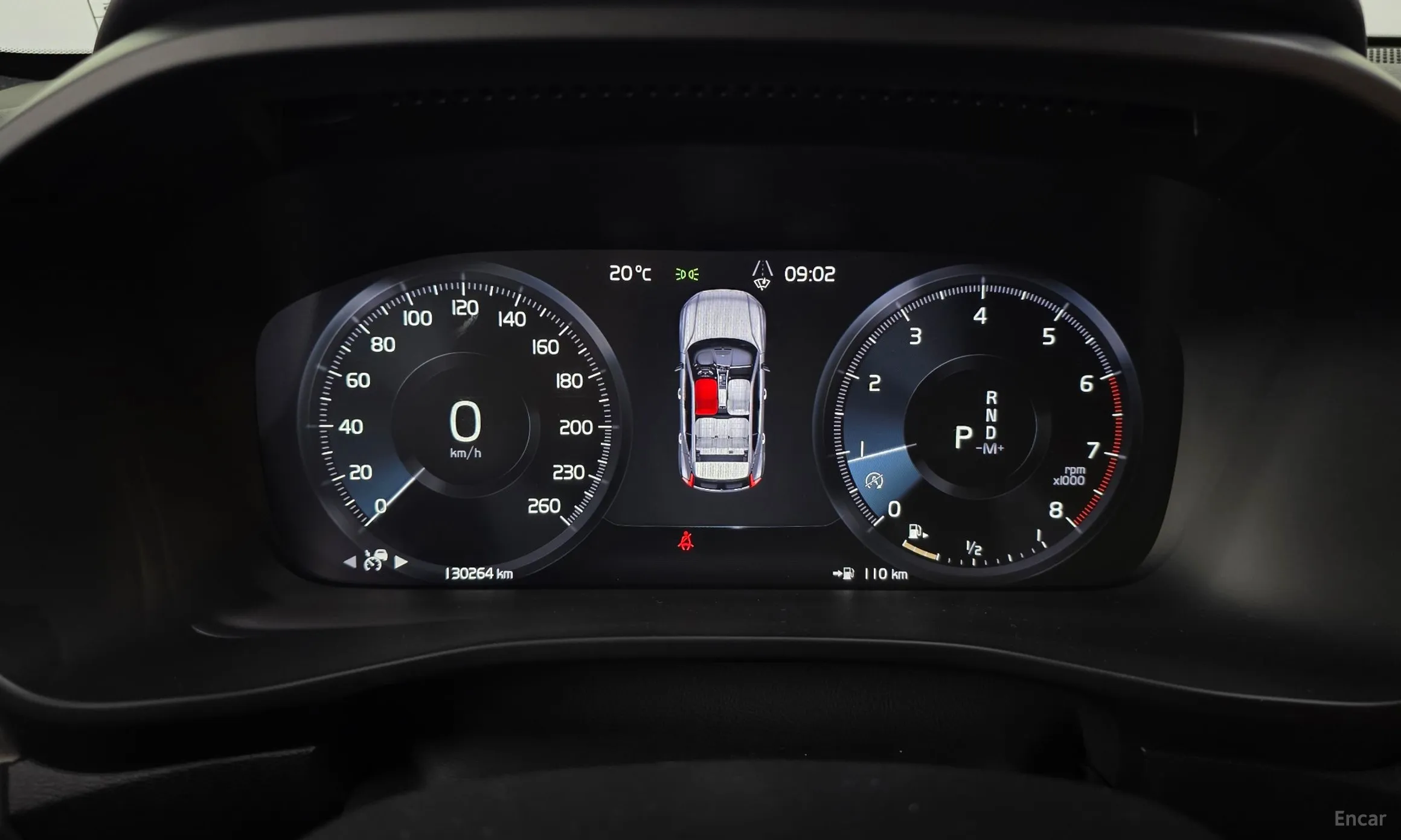 Volvo XC40 превью 8