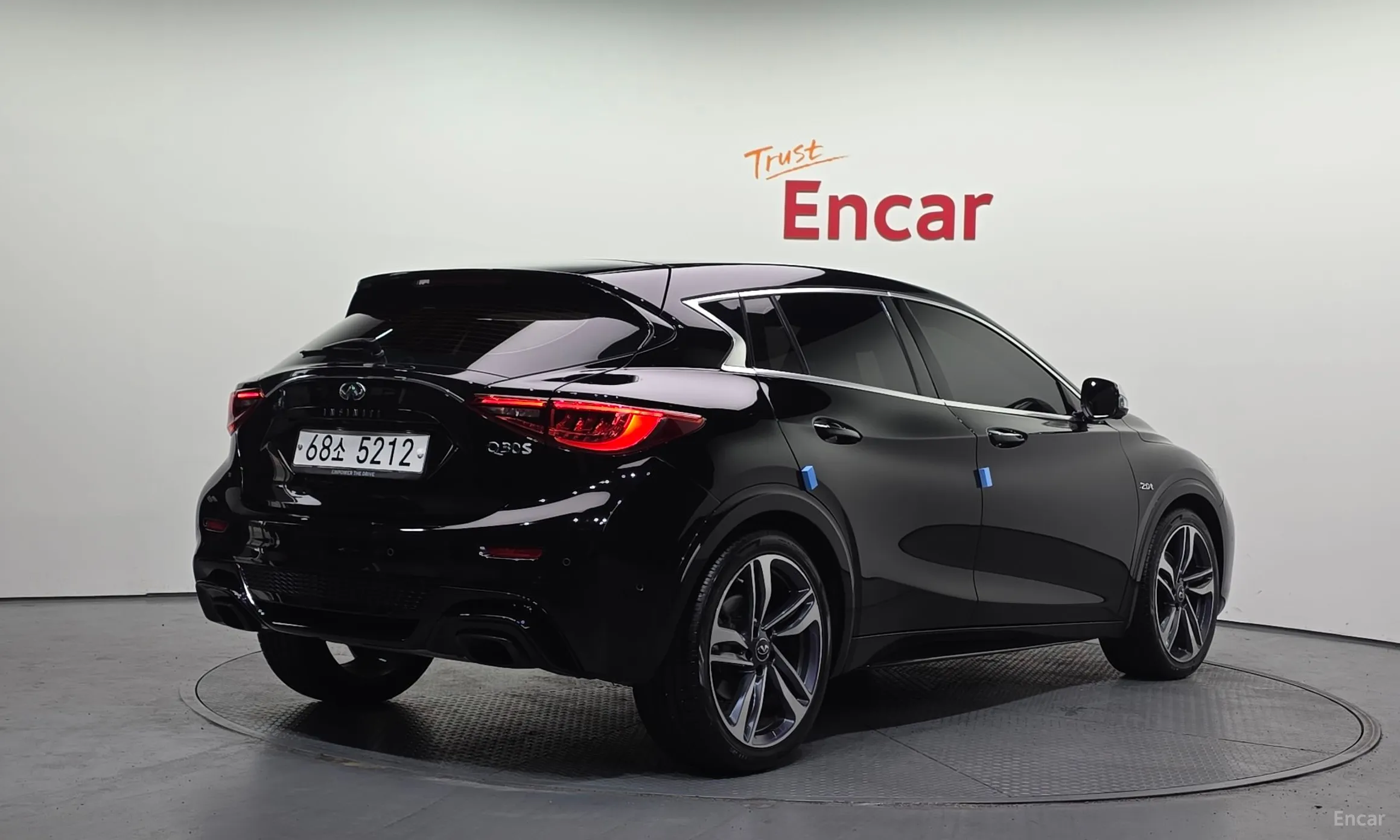 Infiniti Q30