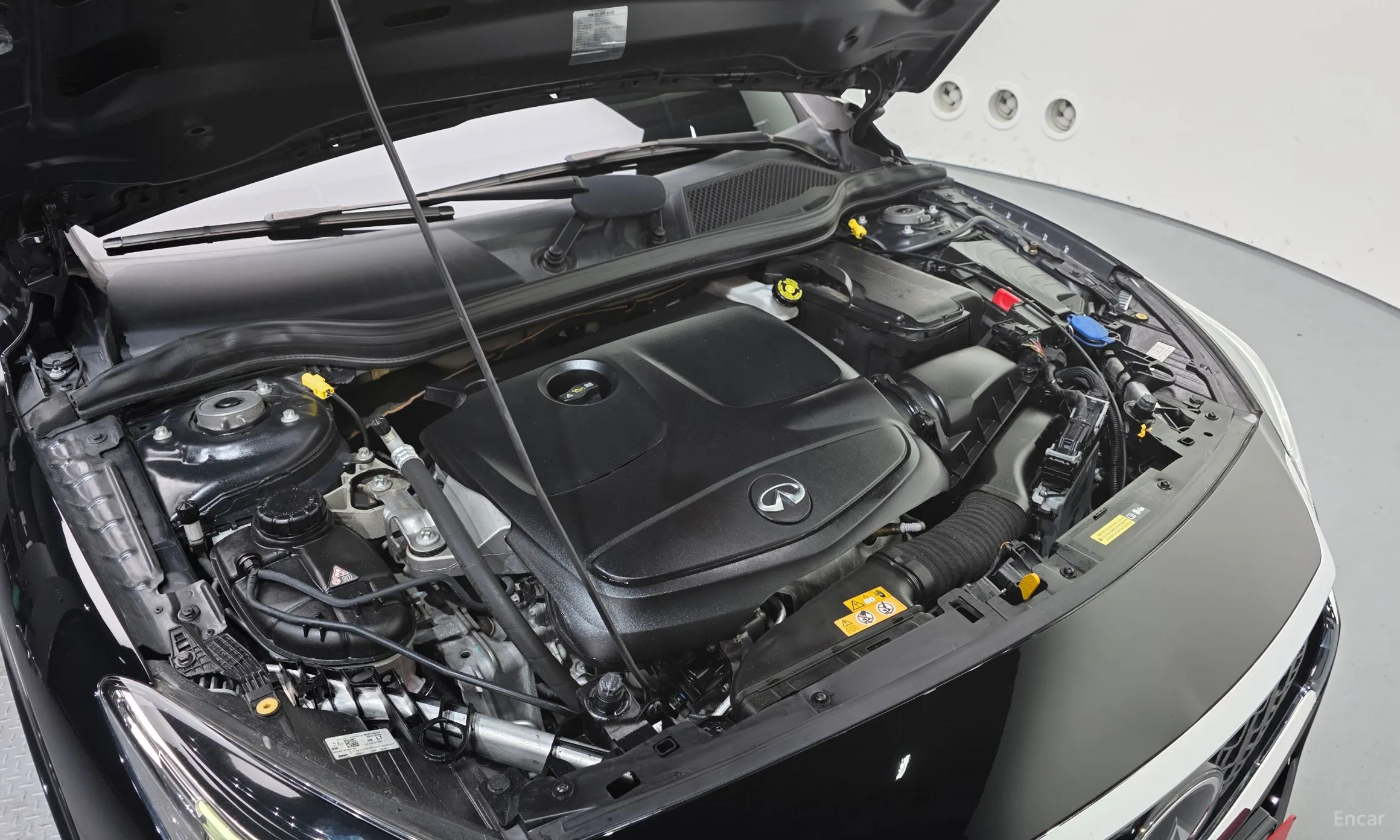 Infiniti Q30 превью 6