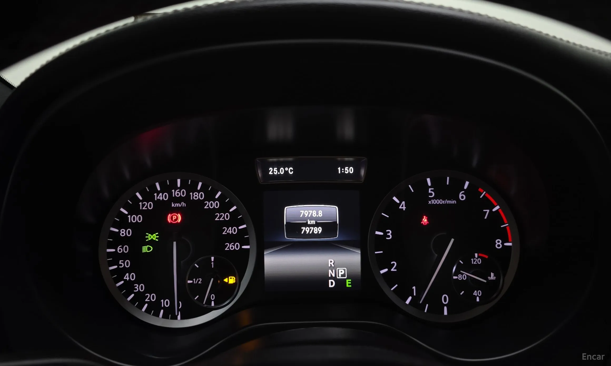 Infiniti Q30 превью 8