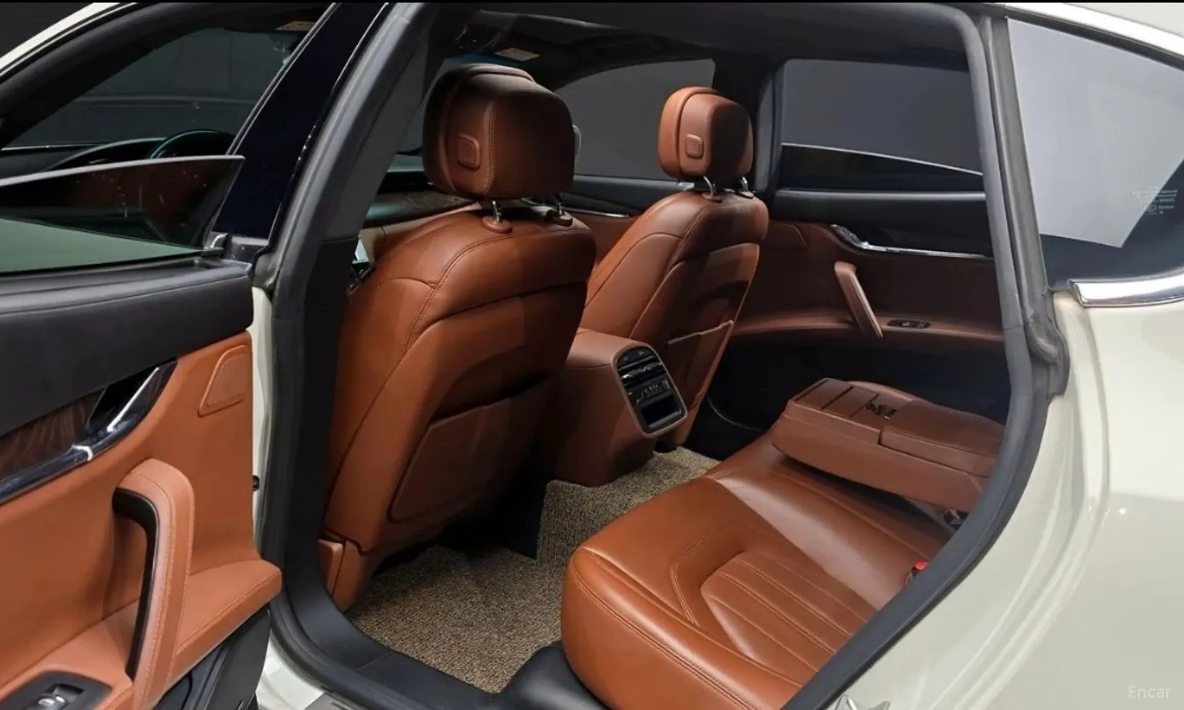 Maserati Quattroporte превью 12