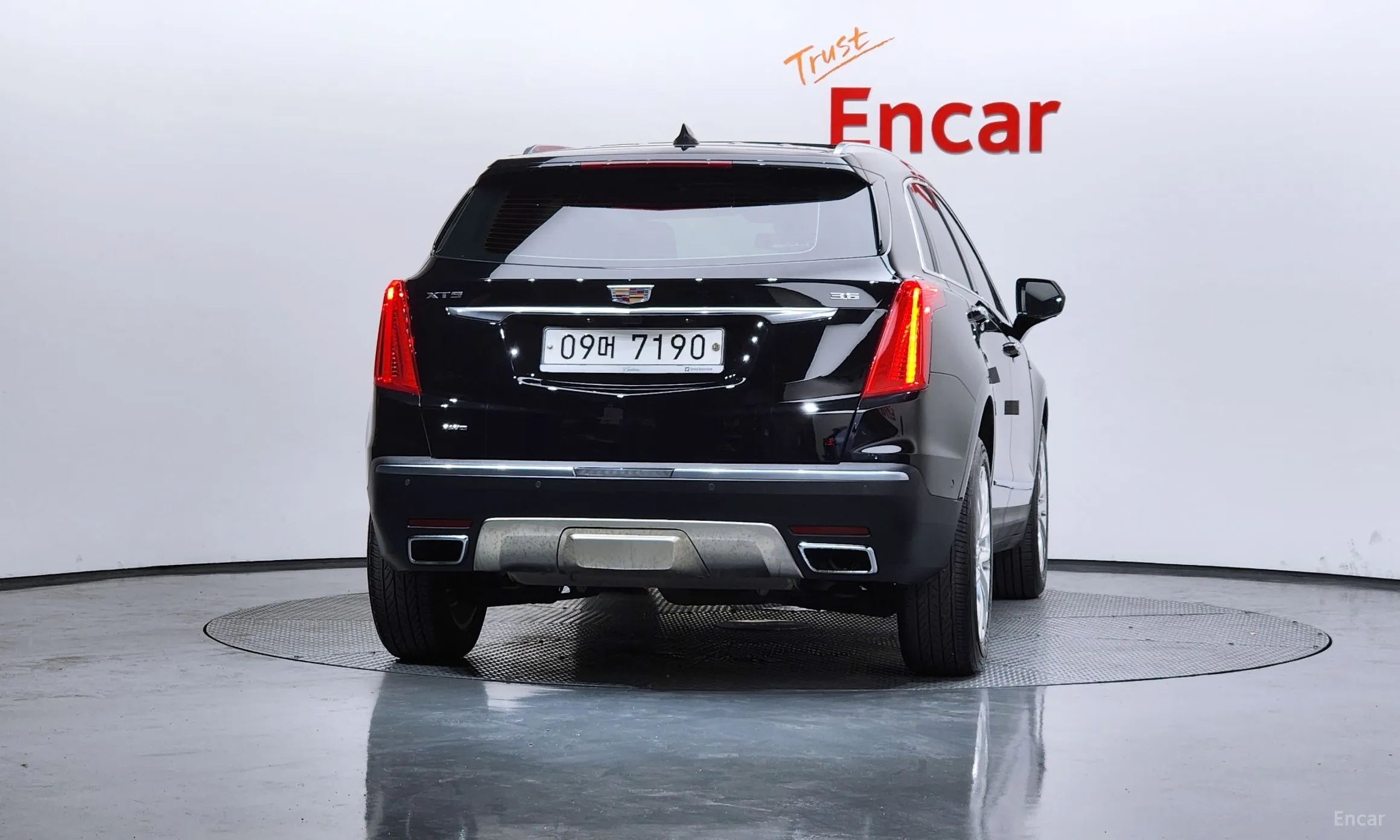 Cadillac XT5 превью 4