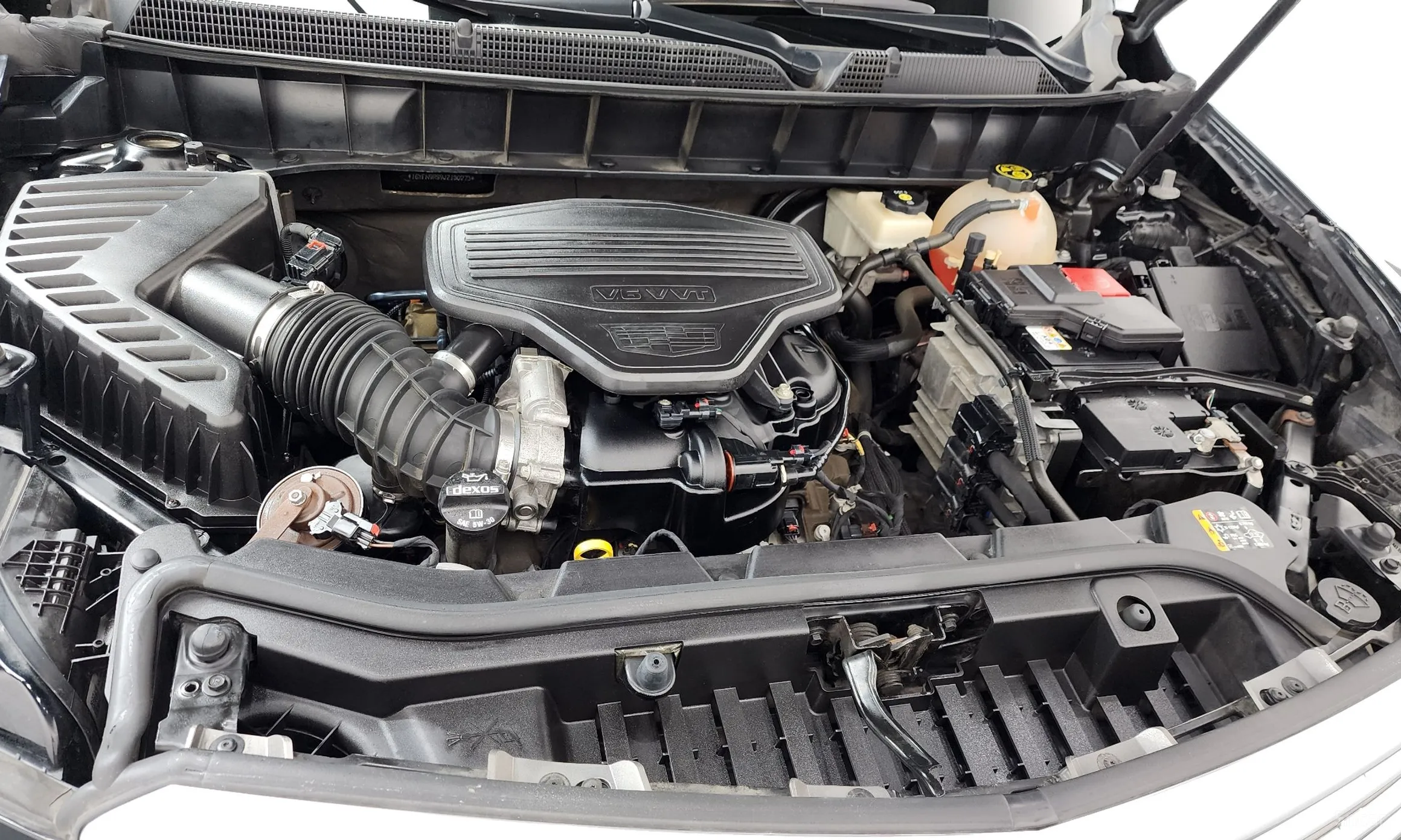 Cadillac XT5 превью 6