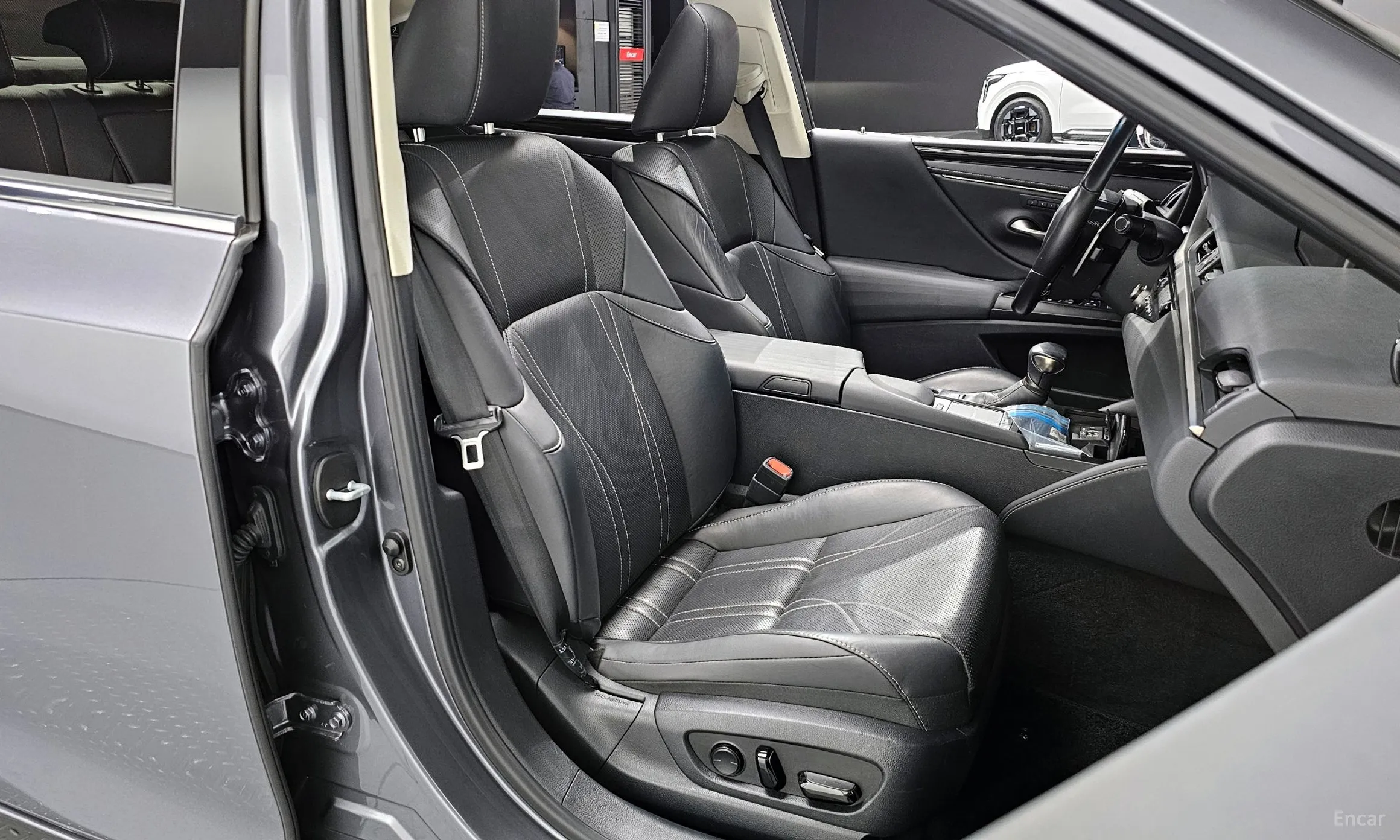 Lexus ES300h 7th Generation превью 11