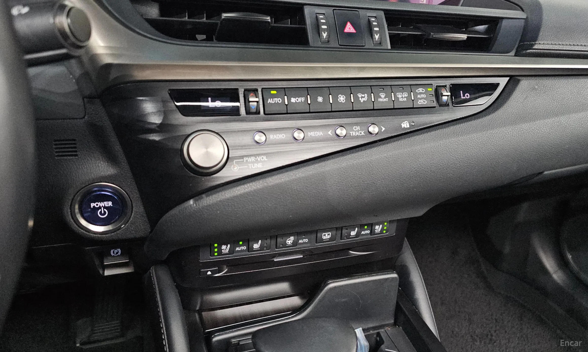 Lexus ES300h 7th Generation превью 18