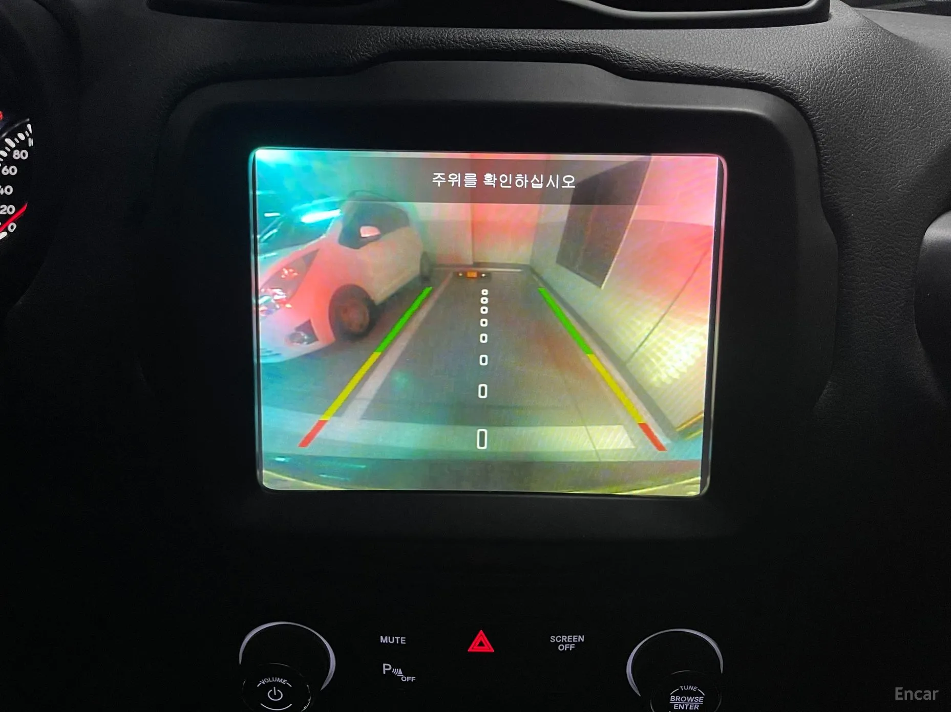 Jeep Renegade превью 10