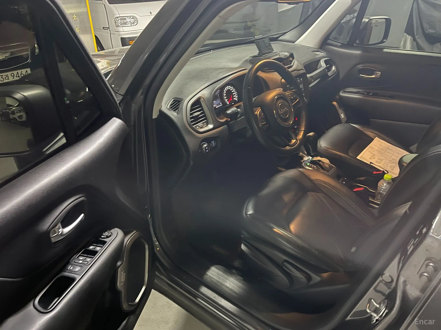 Jeep Renegade превью 13