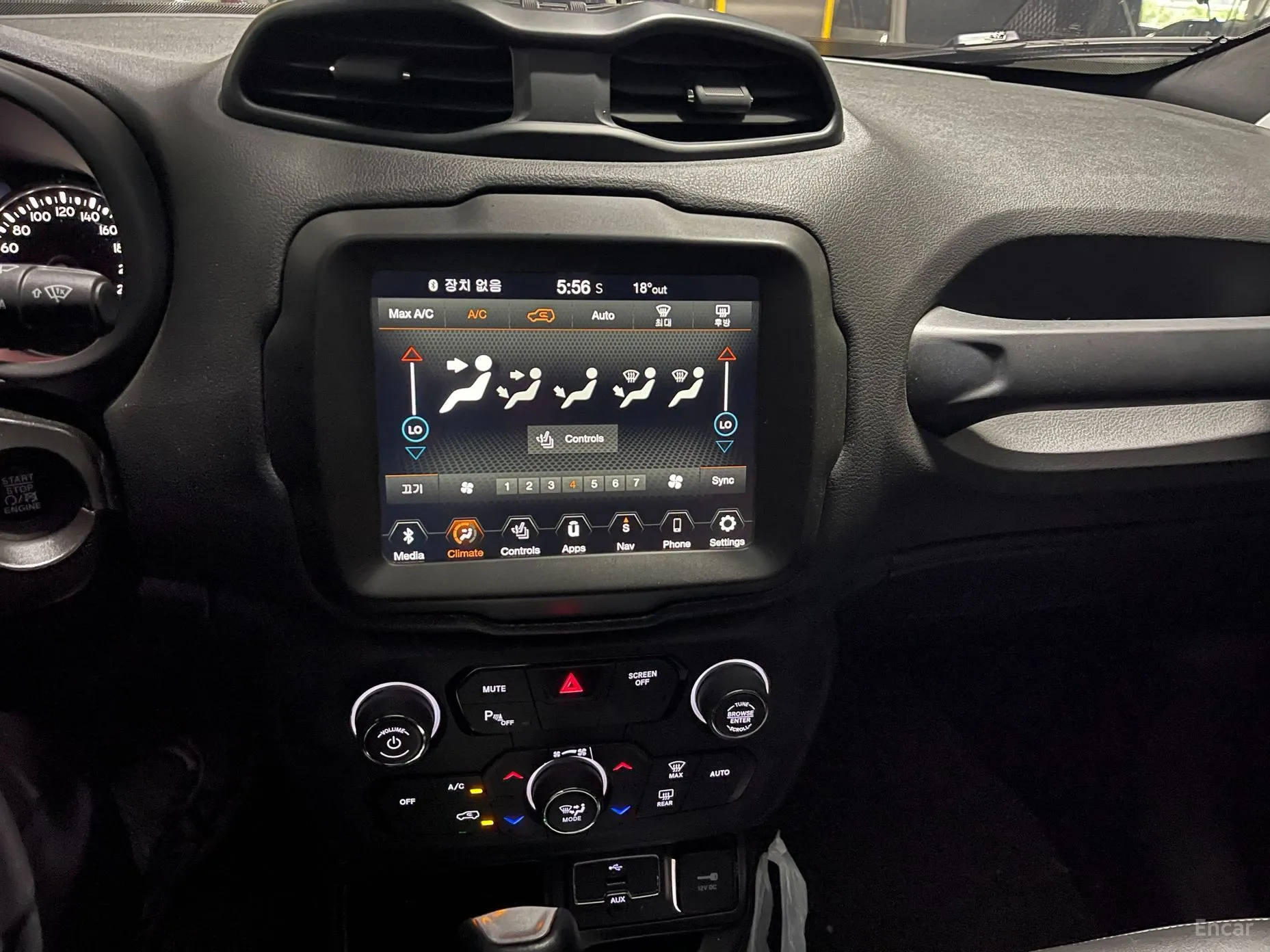 Jeep Renegade превью 9